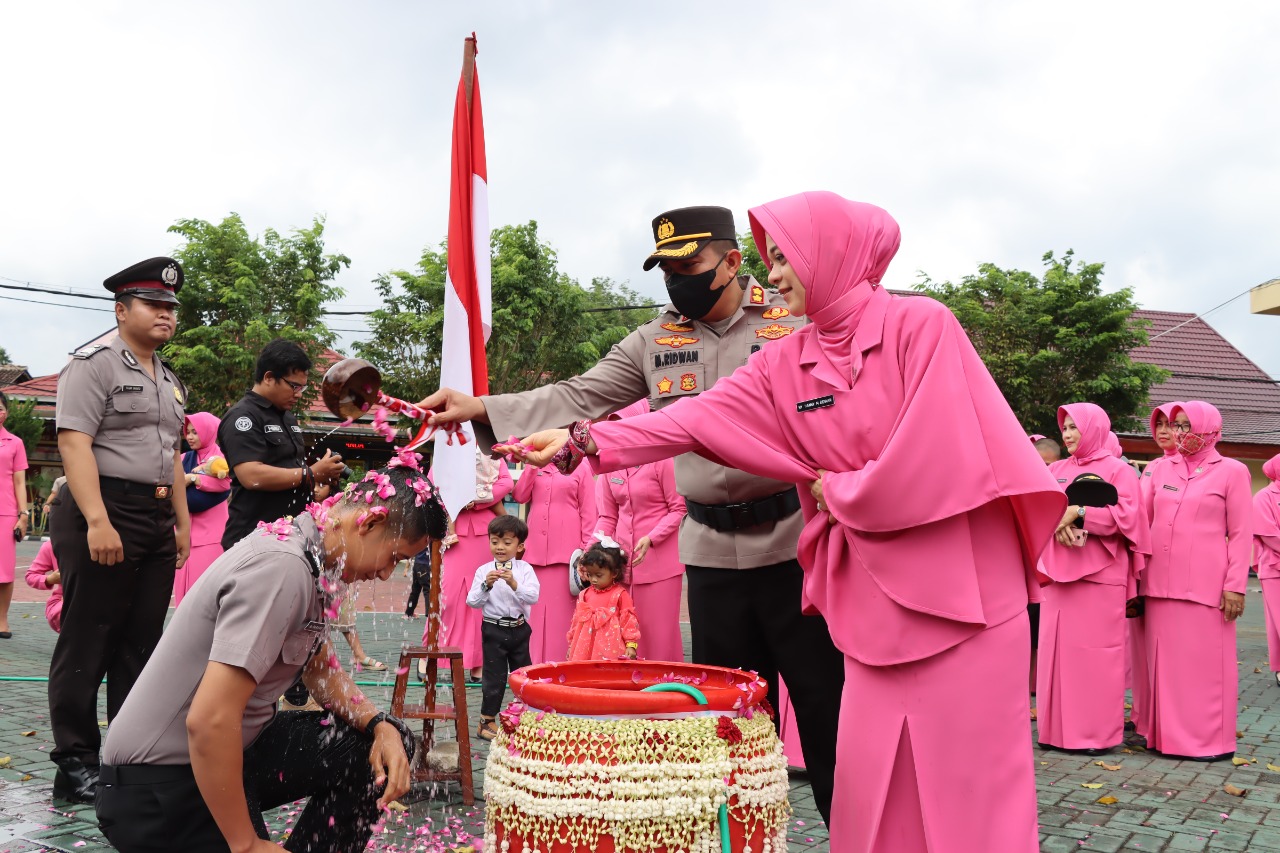 Kapolres Magetan Pimpin Upacara Korps Raport Kenaikan Pangkat Polri