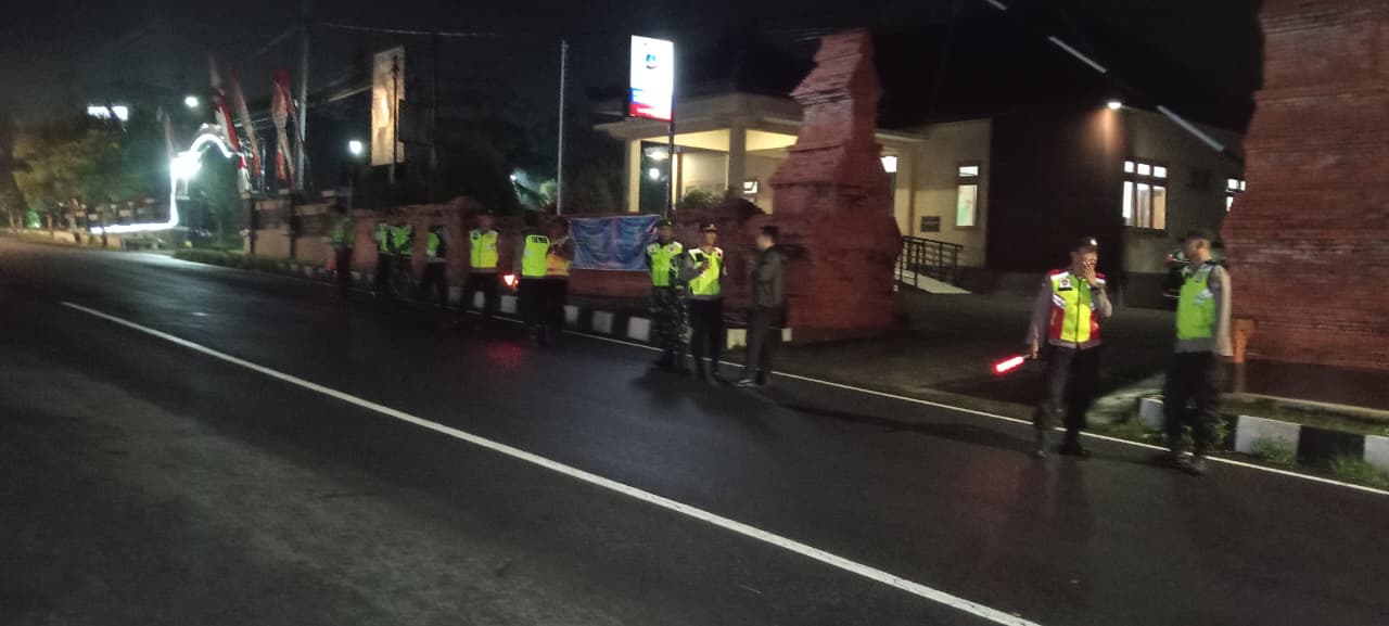 Pengamanan Malam Pergantian Tahun Subsektor Sidorejo