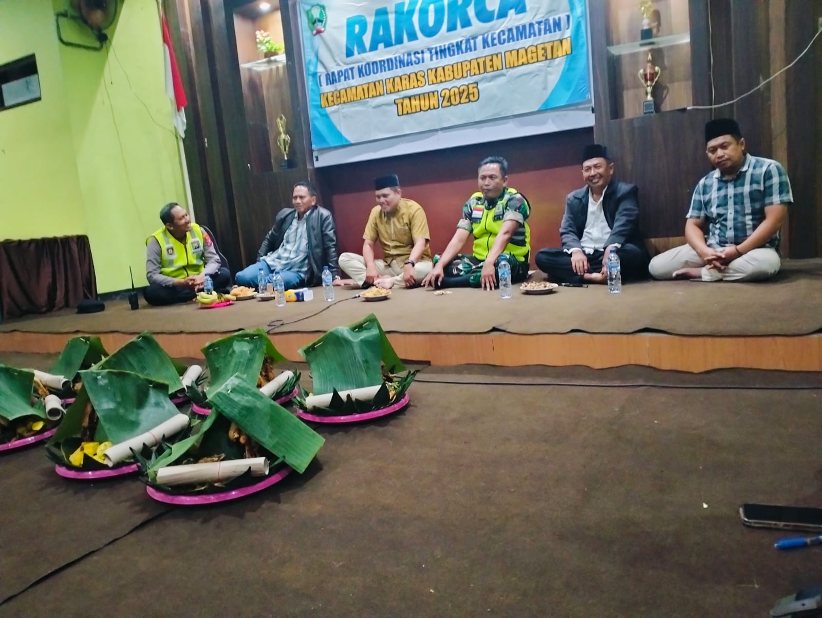 Kapolsek Karas polres Magetan bersama forkopimca kec Karas kab Magetan melaksanakan Tasyakuran menjelang pergantian tahun 2025-2026