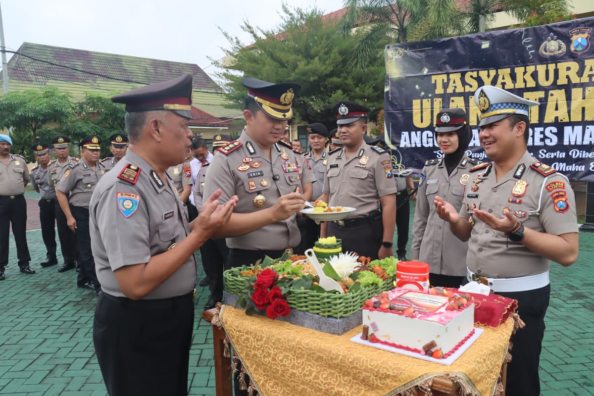 Wujud Kepedulian Pimpinan, Kapolres Magetan Rayakan Ulang Tahun Anggota dengan Tasyakuran Sederhana