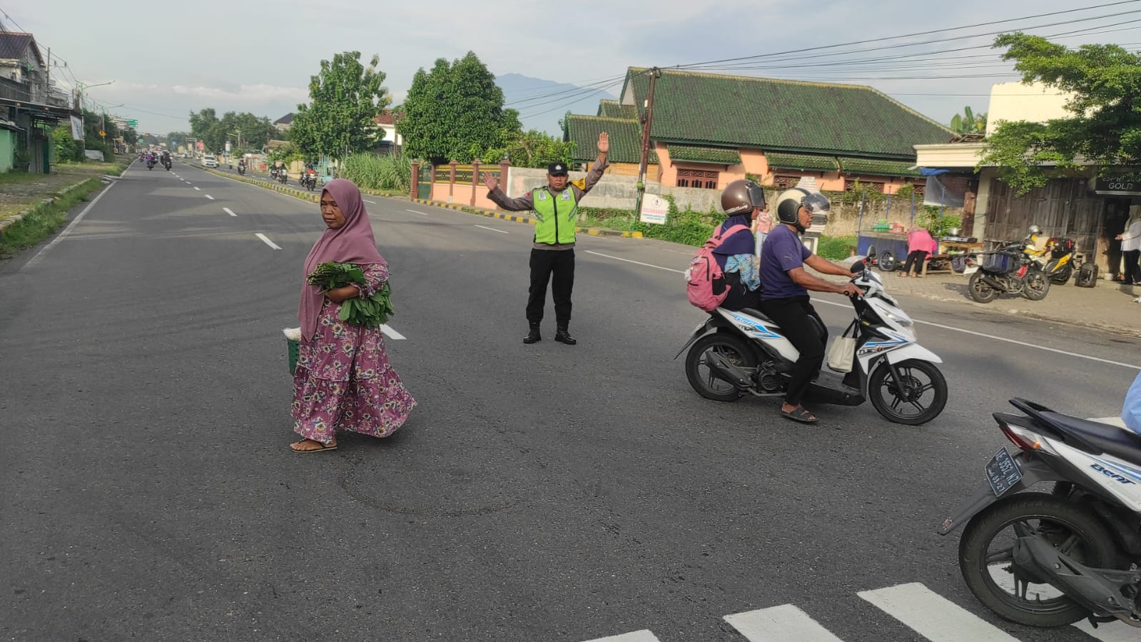 Polsek Sukomoro Polres Magetan melaksanakan kegiatan pengamanan (Pam) Rawan Pagi