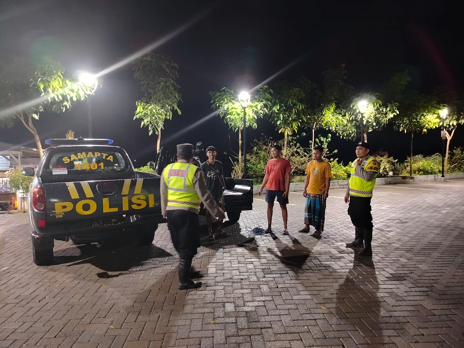 Patroli Dialogis Polsek Kartoharjo Imbau Pemuda Tidak Lakukan Balap Liar di Desa Bayemtaman