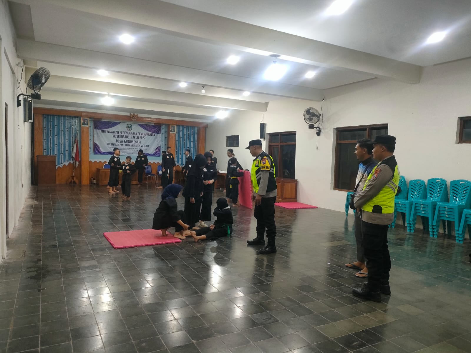 Antisipasi Gangguan Kamtibmas, Polsek Panekan Laksanakan Patroli di Tempat Latihan Perguruan Silat Cempaka Putih
