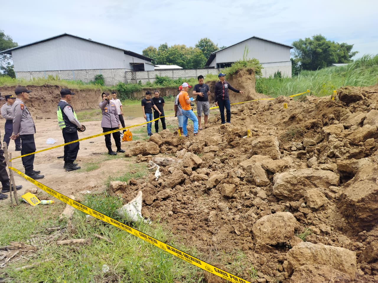 Longsor Galian Tanah Renggut Nyawa Warga Maospati, Polisi Lakukan Olah TKP