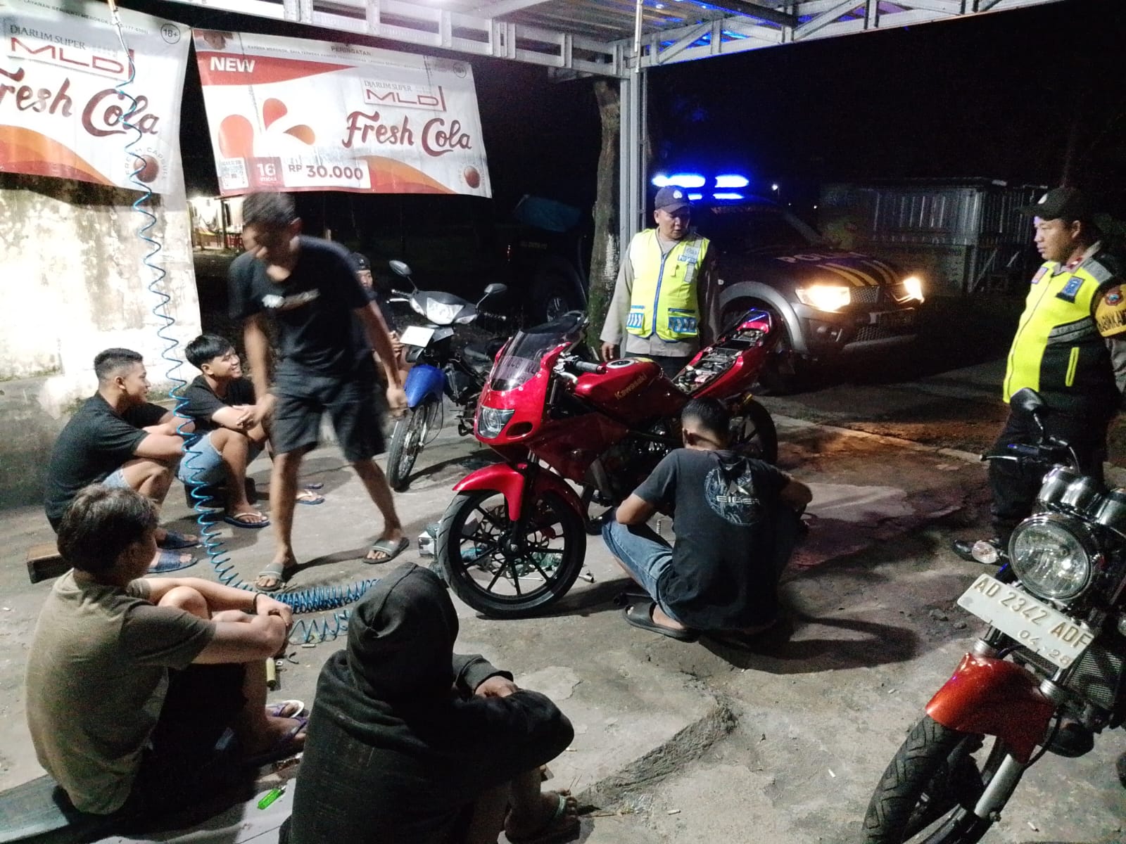 Antisipasi Balap Liar, Polsek Kartoharjo Sampaikan Pesan Kamtibmas kepada Pemuda yang Begadang