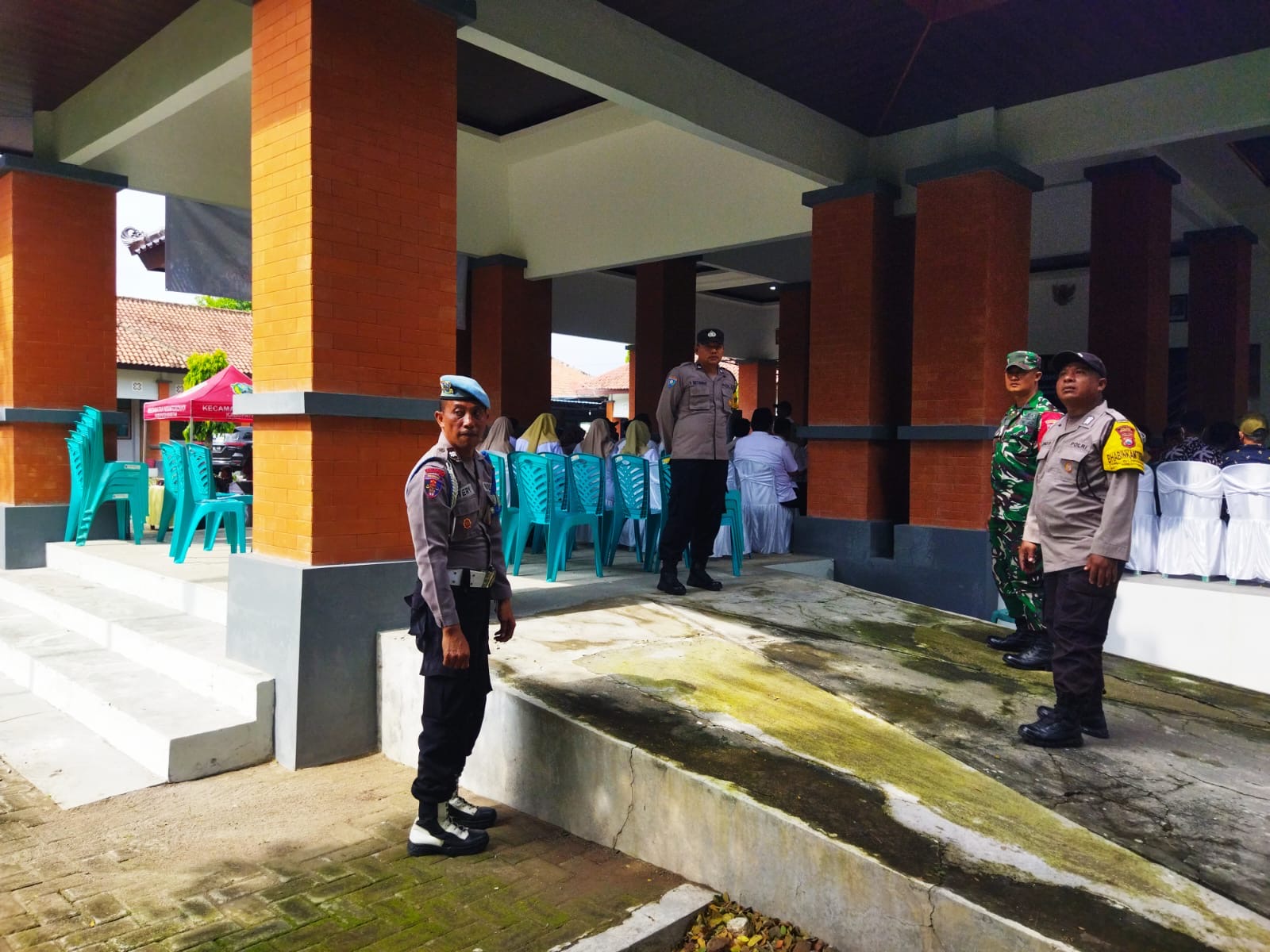 Polsek Nguntoronadi Melaksanakan Pengamanan Musrenbang Kecamatan Tahun 2026 di Pendopo Nguntoronadi
