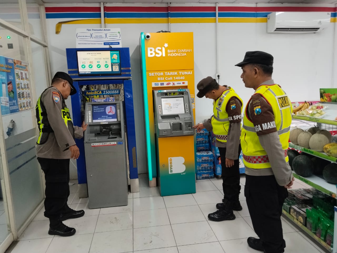 Guna Antisipasi gangguan kamtibmas Polsek Barat tingkatkan patroli di Perbankan dan ATM
