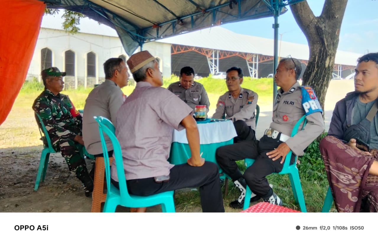 Kapolsek Karas polres Magetan bersama anggota dan TNI melakukan pengamanan kegiatan 4 bulanan di ponpes Al Fatah Temboro kec Karas kab Magetan Jatim