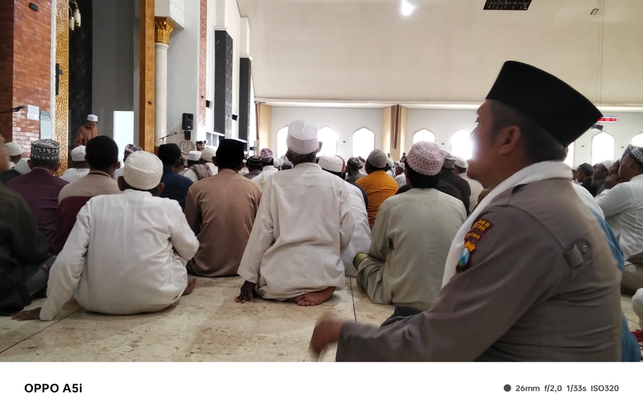 Kapolsek Karas polres Magetan bersama peserta pertemuan 4 bulanan di ponpes Al Fatah Temboro kec Karas kab Magetan