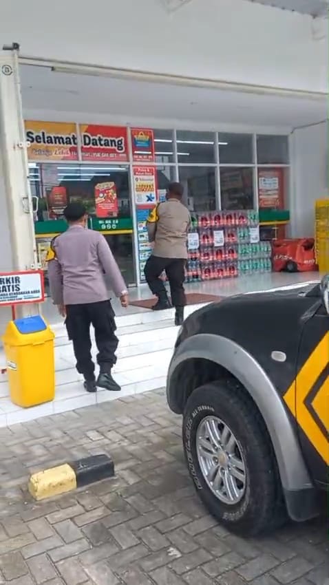 Patroli Dialogis Polsek Nguntoronadi ke Swalayan Mutiara Mart