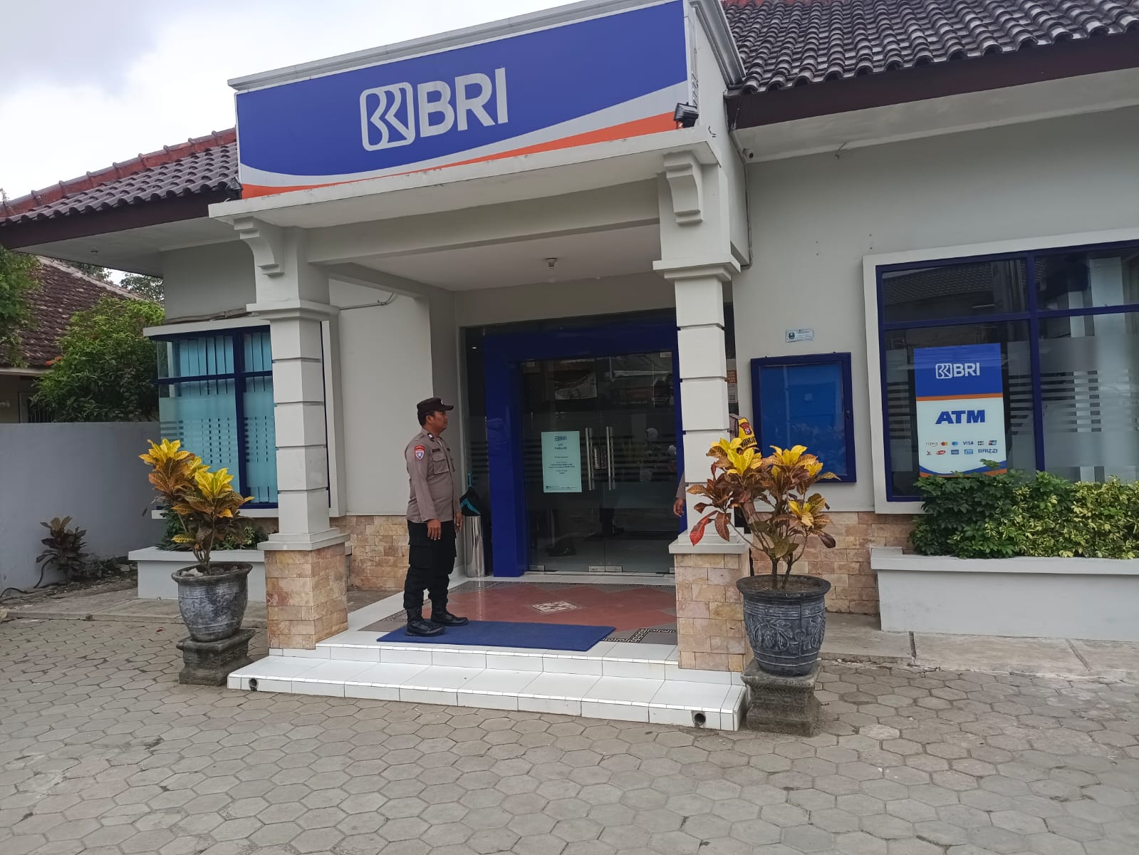 Anggota Polsek Parang Polres Magetan Polda Jawa Timur Laksanakan Patroli Kewilayahan untuk Jaga Kamtibmas