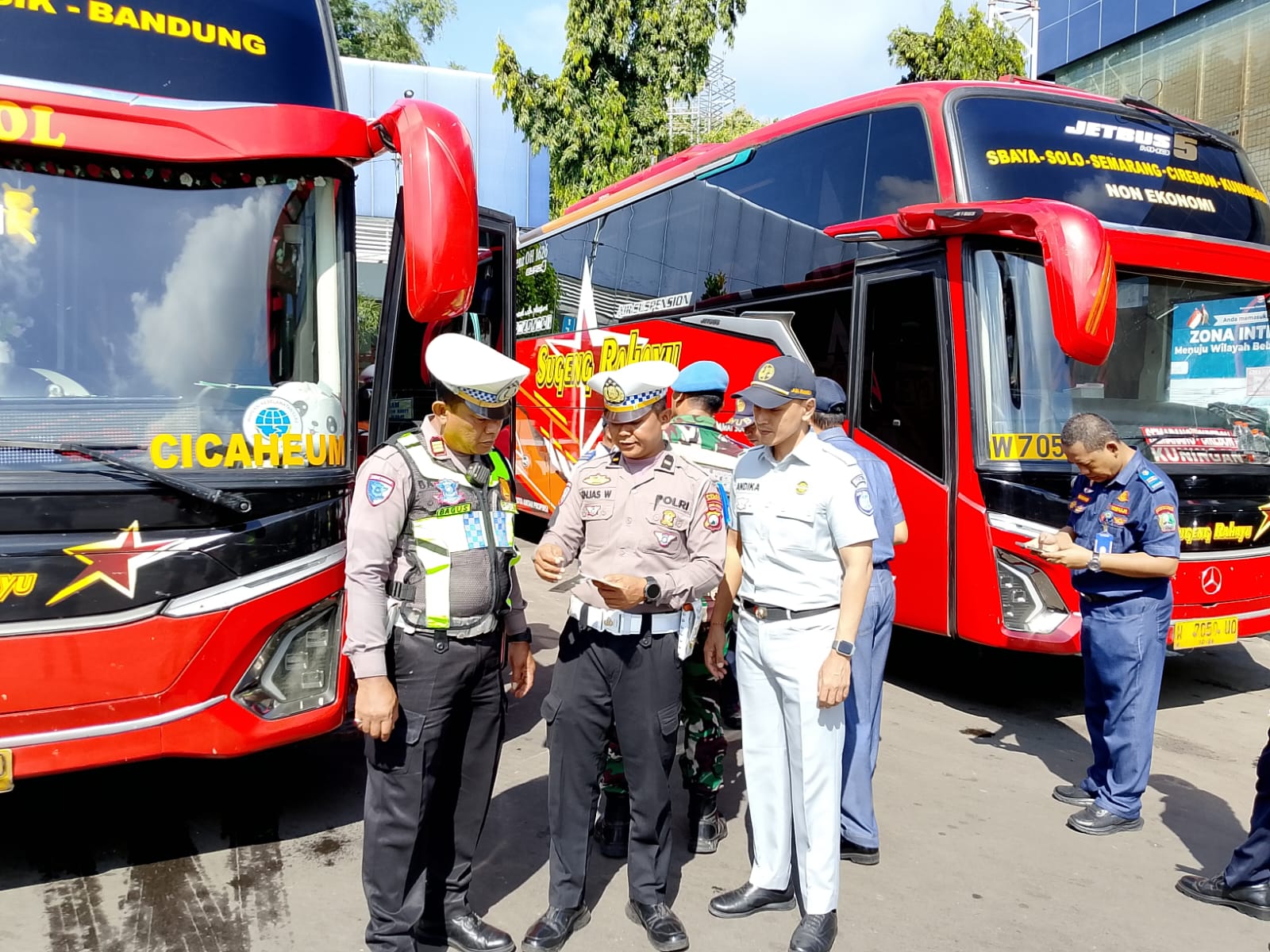 Pastikan Keselamatan Penumpang, Polres Magetan Gelar Ramp Check Bus di Terminal Maospati dalam Ops Keselamatan Semeru 2026