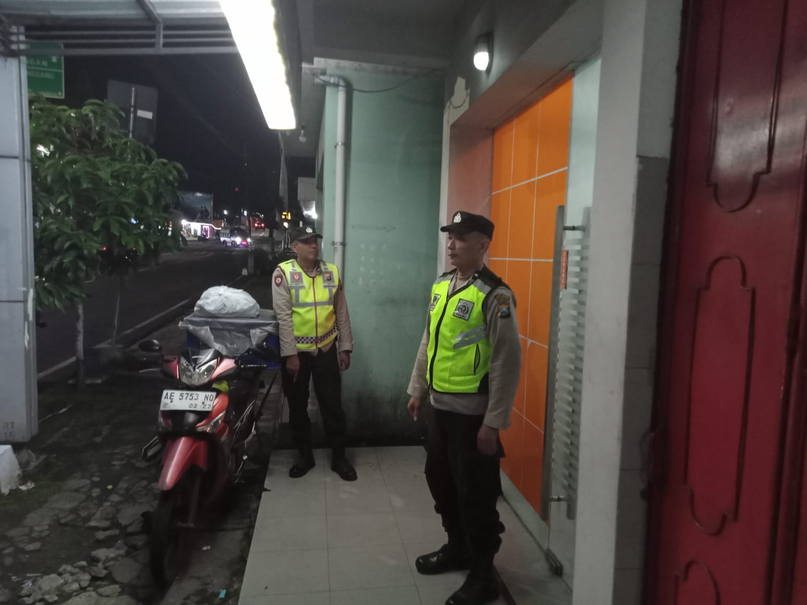 Antisipasi Gangguan Kamtibmas pada malam hari, Anggota Polsek Plaosan patroli Obyek Vital Mesin ATM