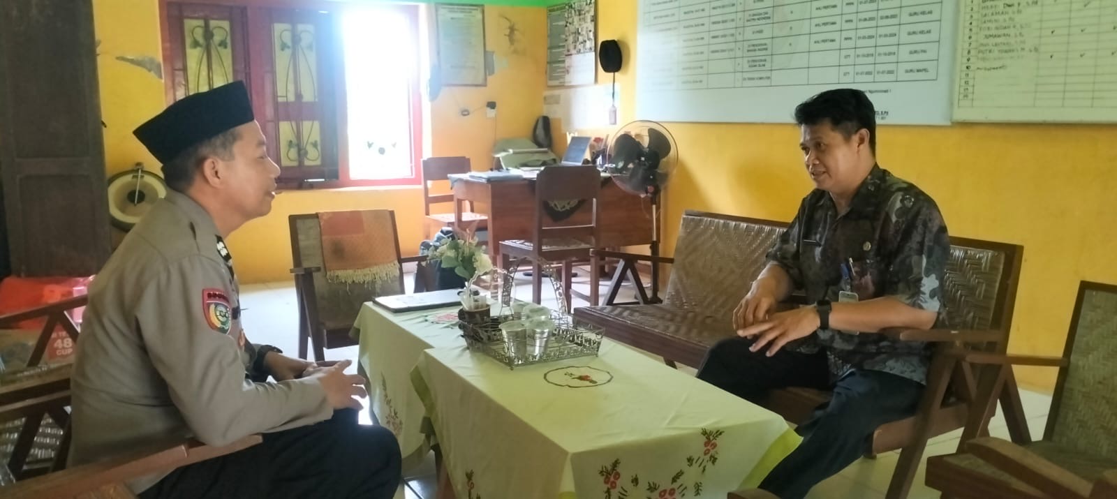 Perkuat Sinergi Dunia Pendidikan, Polsek Nguntoronadi Jalin Silaturahmi dan Koordinasi dengan K3S SD