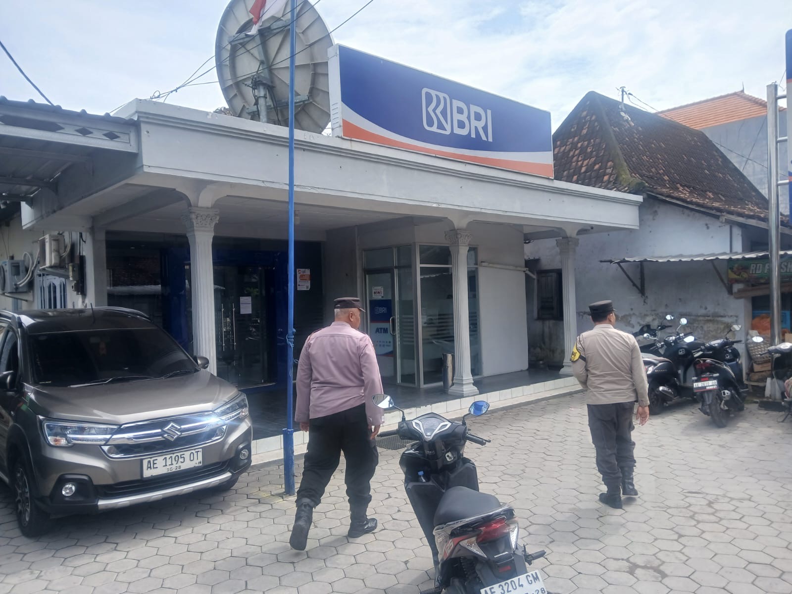 Polsek Nguntoronadi Tingkatkan Patroli Objek Vital di Bank BRI Unit Nguntoronadi Selama Bulan Ramadhan
