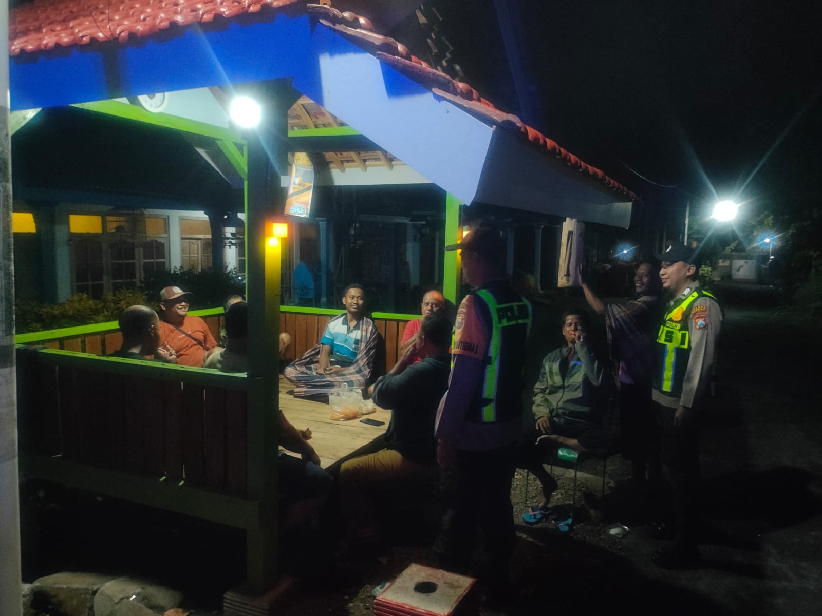 Anggota Polsek Barat Laksanakan Patroli Dialogis di Poskamling