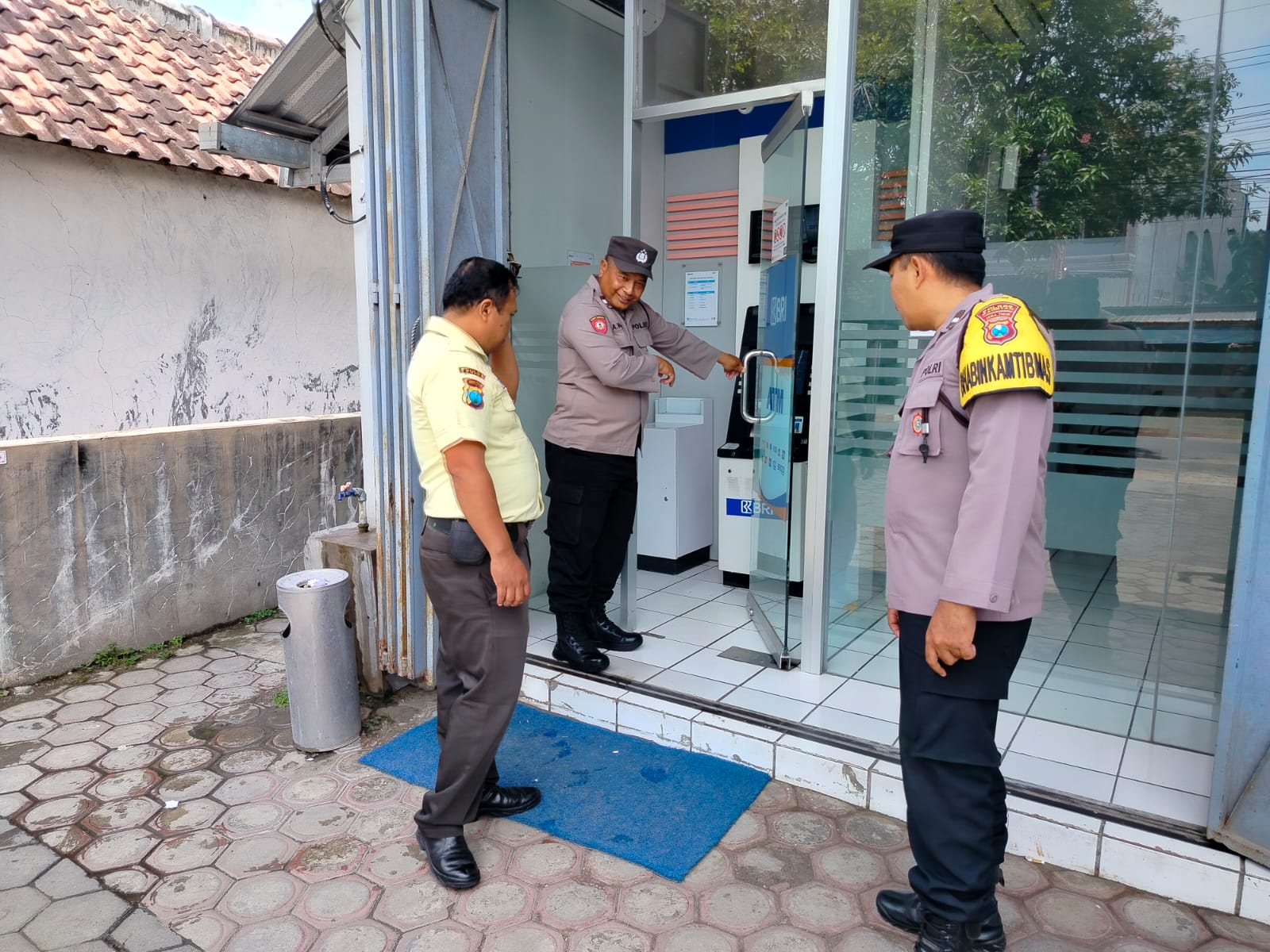 Patroli Polsek Kartoharjo Cek Fungsi ATM BRI, Antisipasi Penipuan dan Pembobolan
