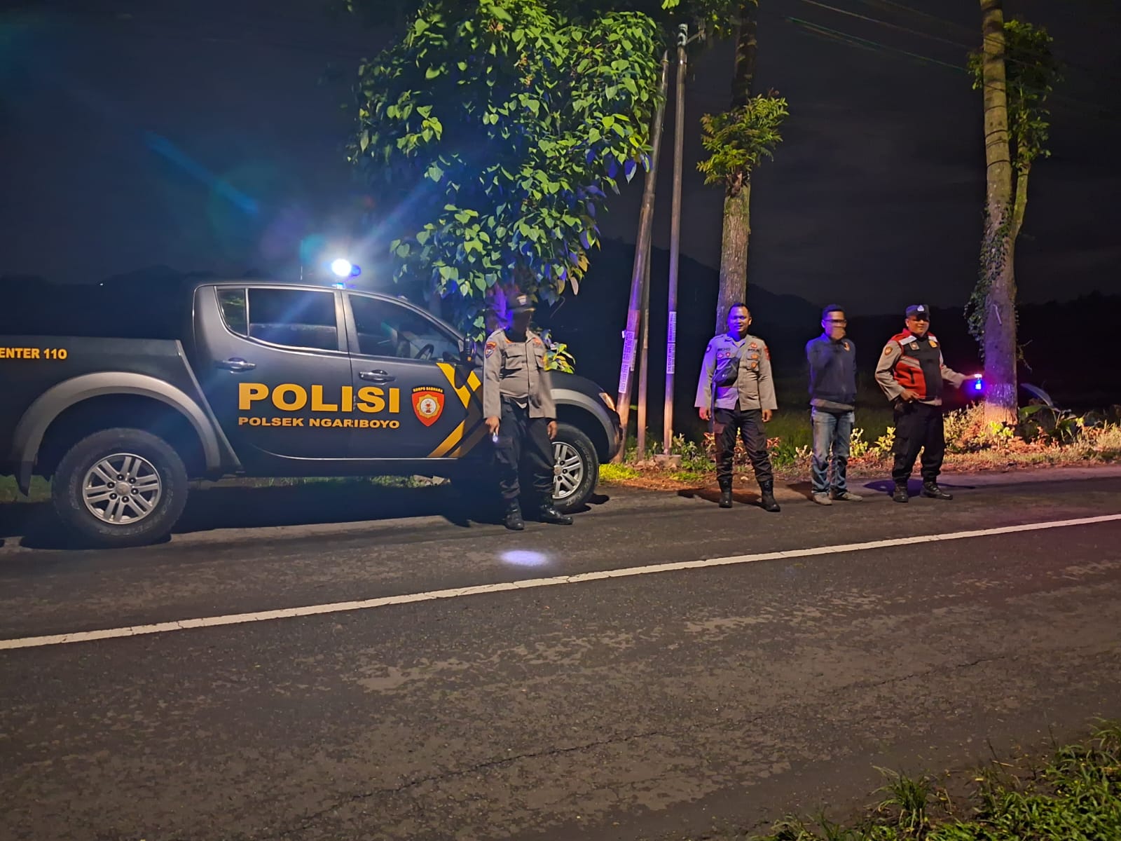 Patroli Blue Light Polsek Ngariboyo Antisipasi Balap Liar dan Sahur On The Road