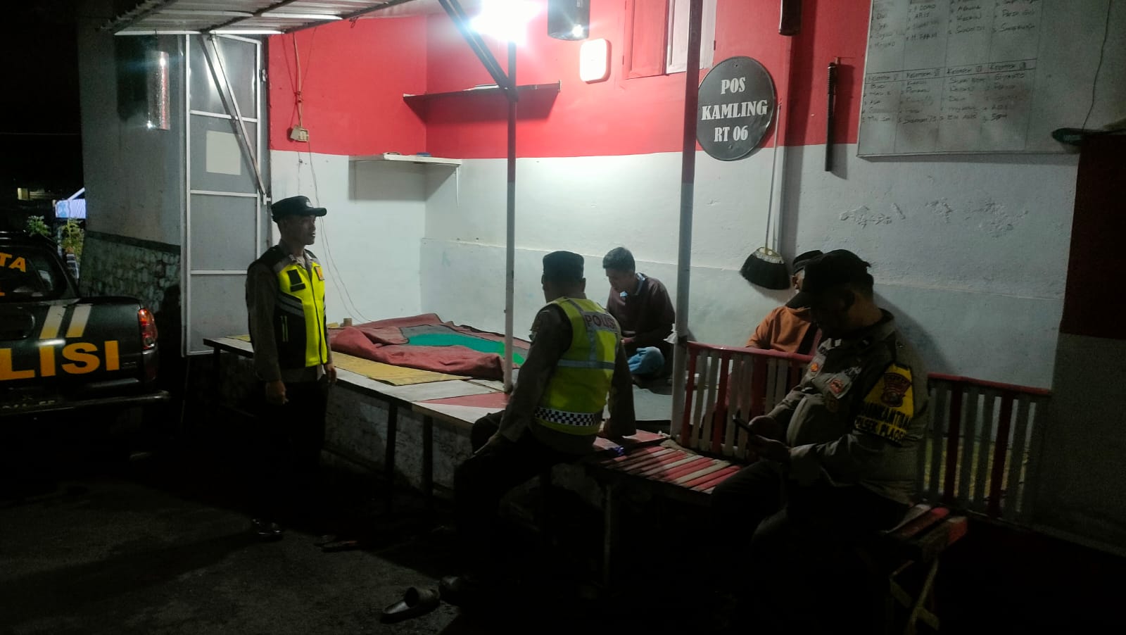 Antisipasi gangguan Kamtibmas, Polsek Plaosan Patroli dengan sasaran Pos Kamling berikan himbauan warga masyarakat