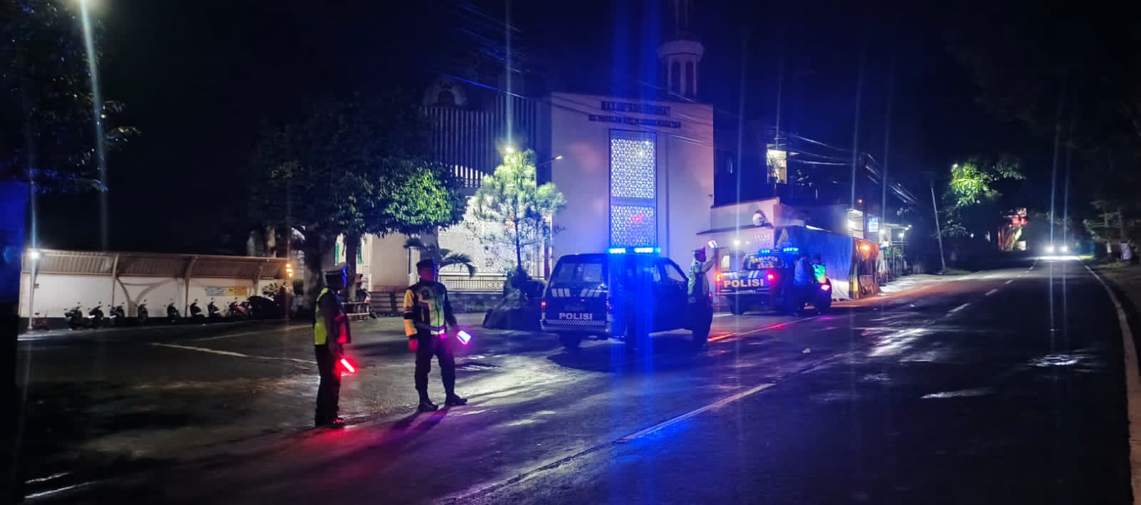Ciptakan Situasi Aman, nyaman saat beribadah, Polsek Plaosan Laksanakan Pengamanan Sholat Tarawih.