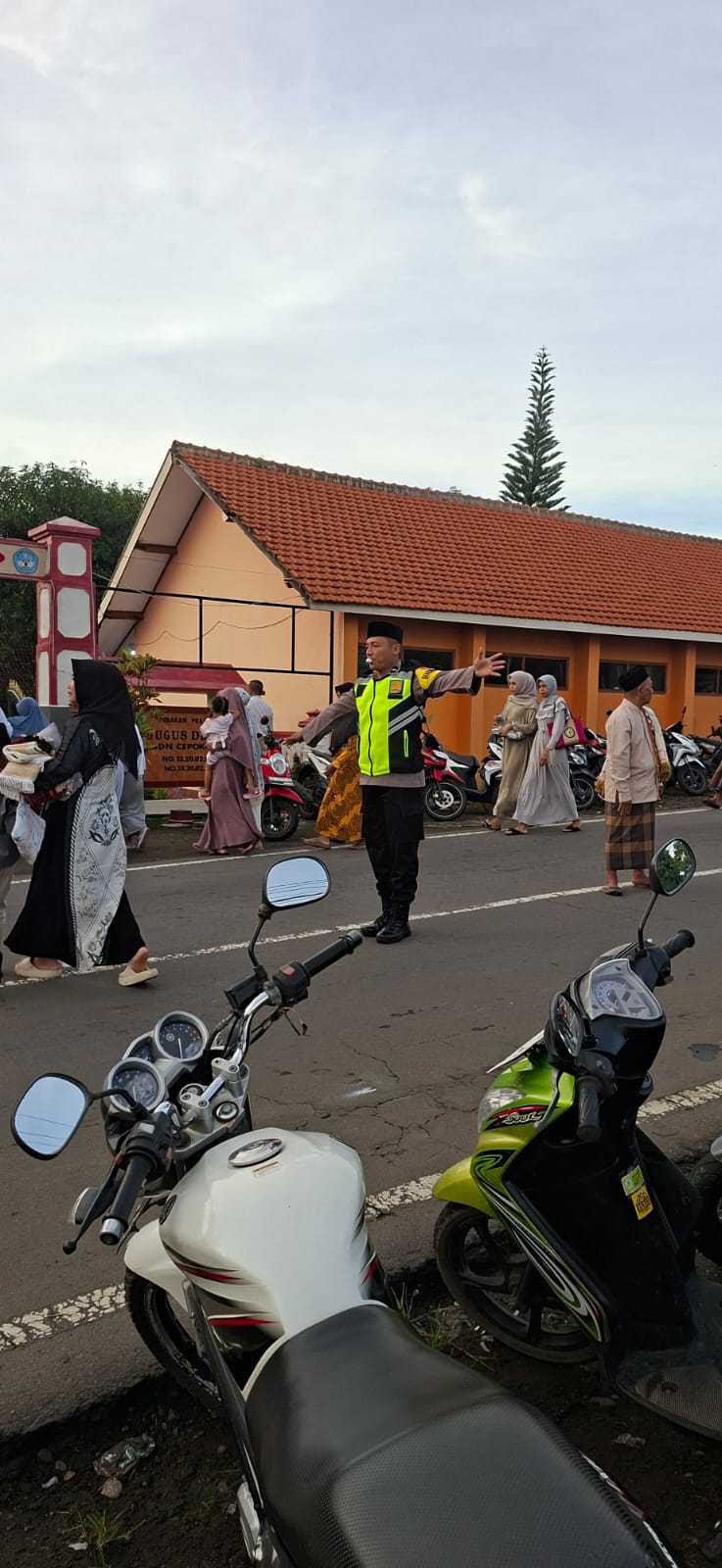 Polsek Panekan laksanakan pengamanan giat pelaksanaan sholat idul fitri