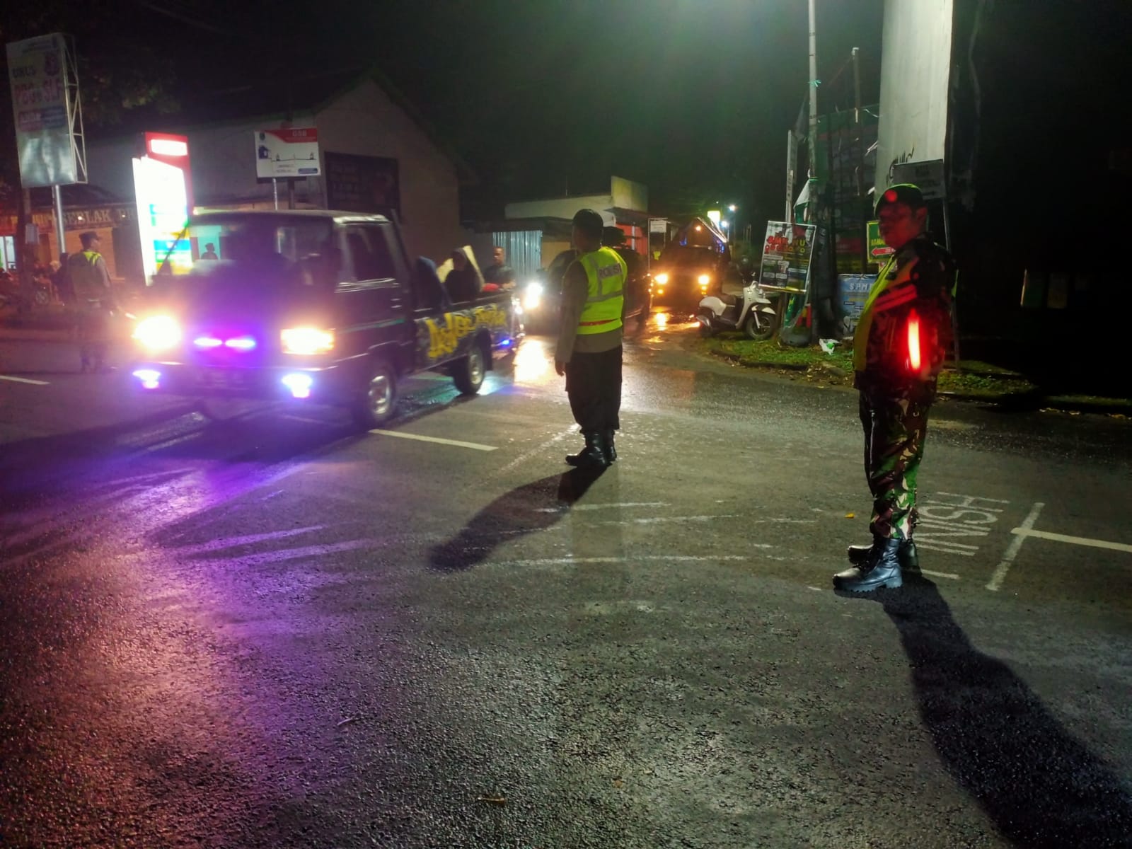 Polsek Nguntoronadi Amankan Jalur Takbir Keliling, Situasi Tetap Kondusif