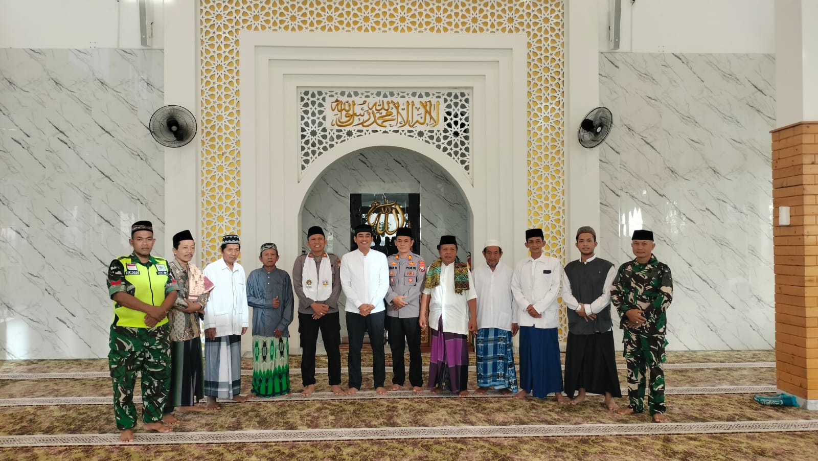 Kapolsek Karas polres Magetan bersama pers giat desa silaturahmi