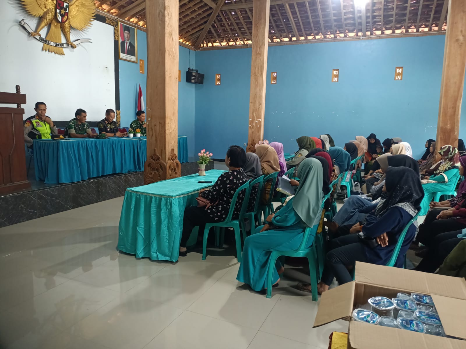 Kapolsek-Lembeyan-bersama-Forkopimca-Lembeyan-hadiri-Rapat-Koordinasi-Persiapan-Lomba-Desa-dan-Hari-Kesatuan-Gerak-PKK-Desa-Kediren-Kecamatan-Lembeyan-Tahun-2026