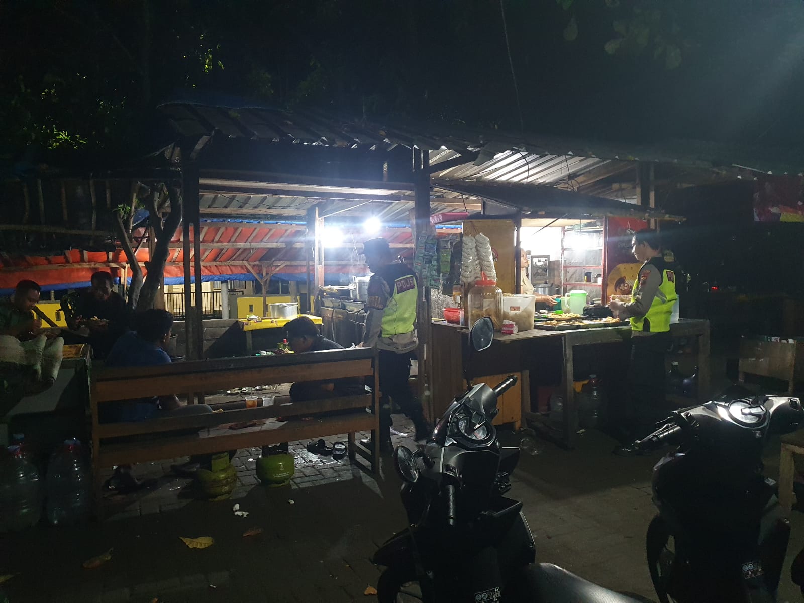 Polsek Parang Polres Magetan Polda Jawa Timur melaksanakan kegiatan Pemeliharaan Keamanan dan Ketertiban Masyarakat (Harkamtibmas).