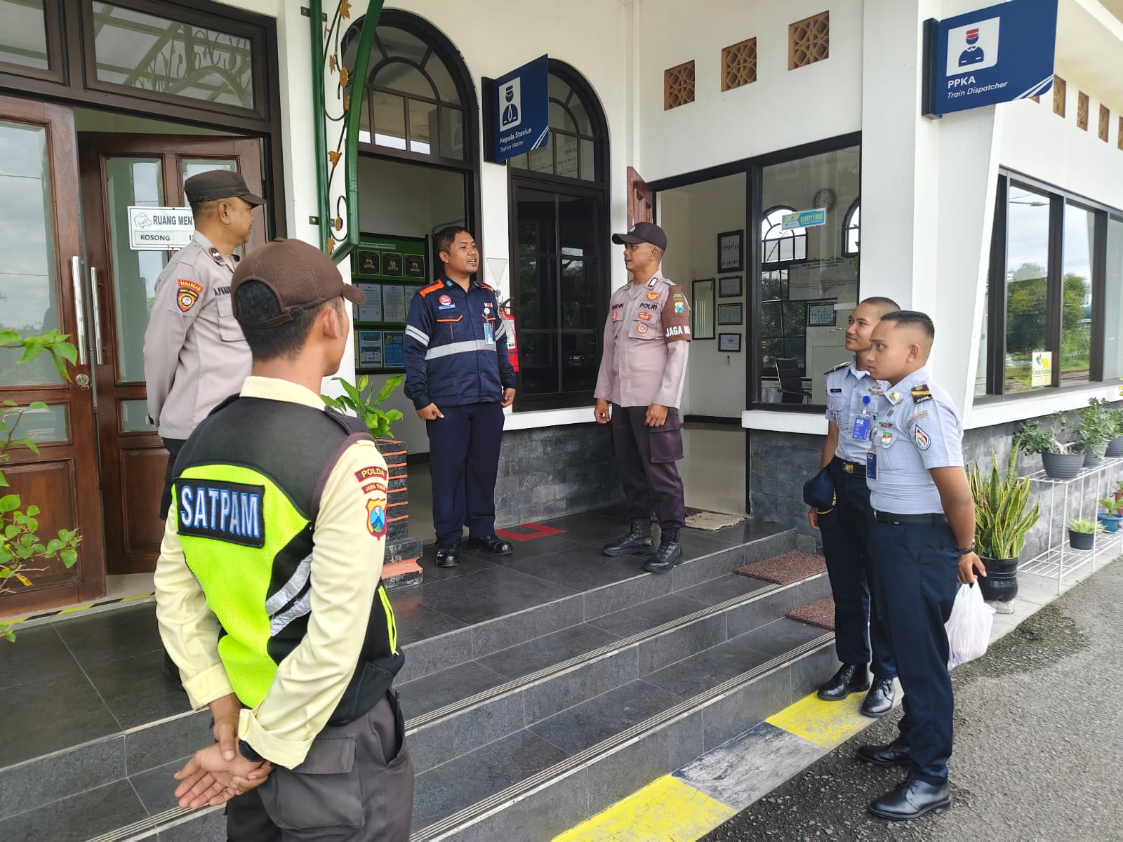 Pemantauan Pasca Arus Mudik di Stasiun KA Magetan
