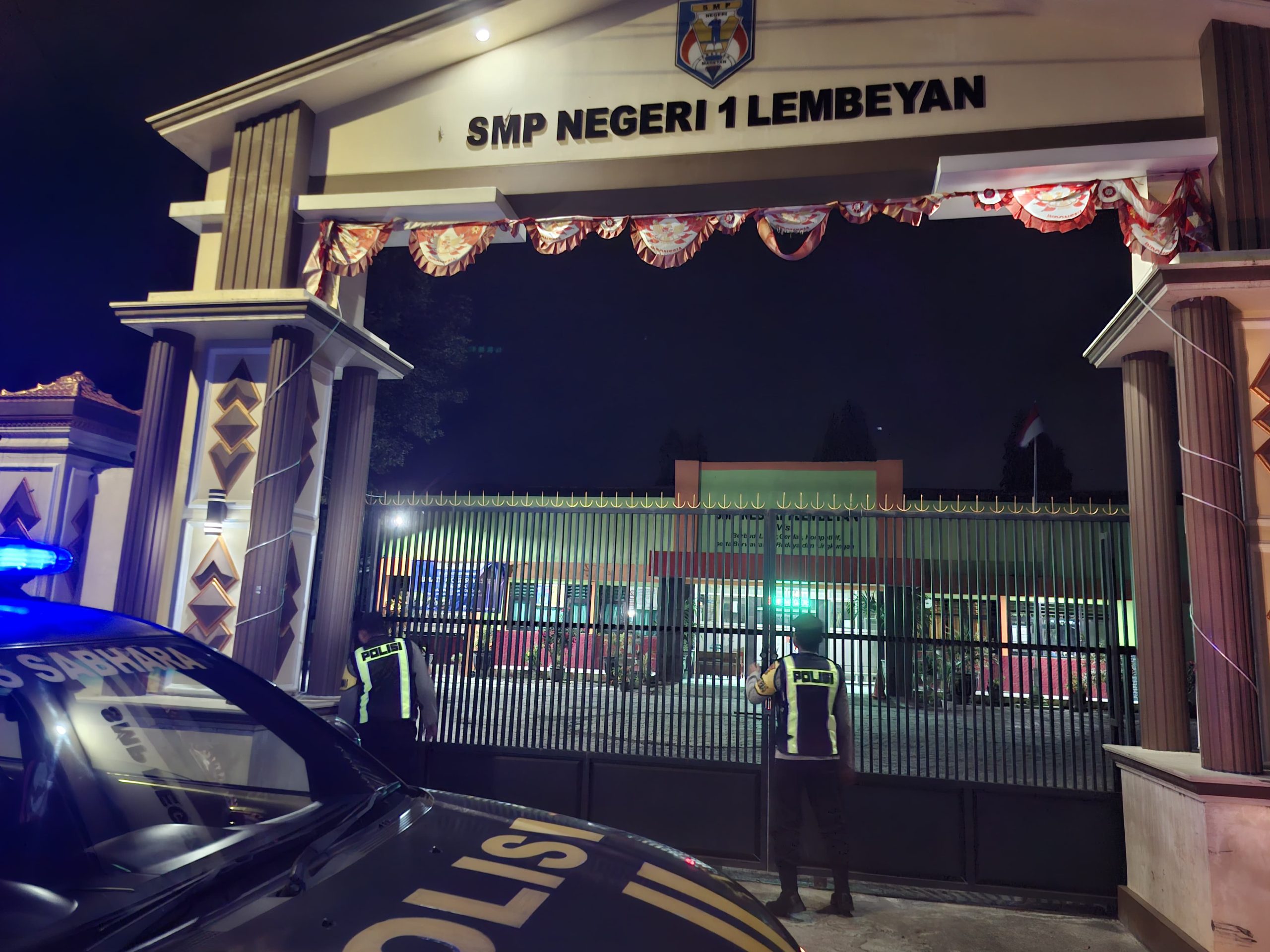 Antisipasi tindak kejahatan dengan sasaran sekolah Personil Polsek Lembeyan laksanakan patroli kewilayahan di SMPN 1 Lembeyan Kecamatan Lembeyan
