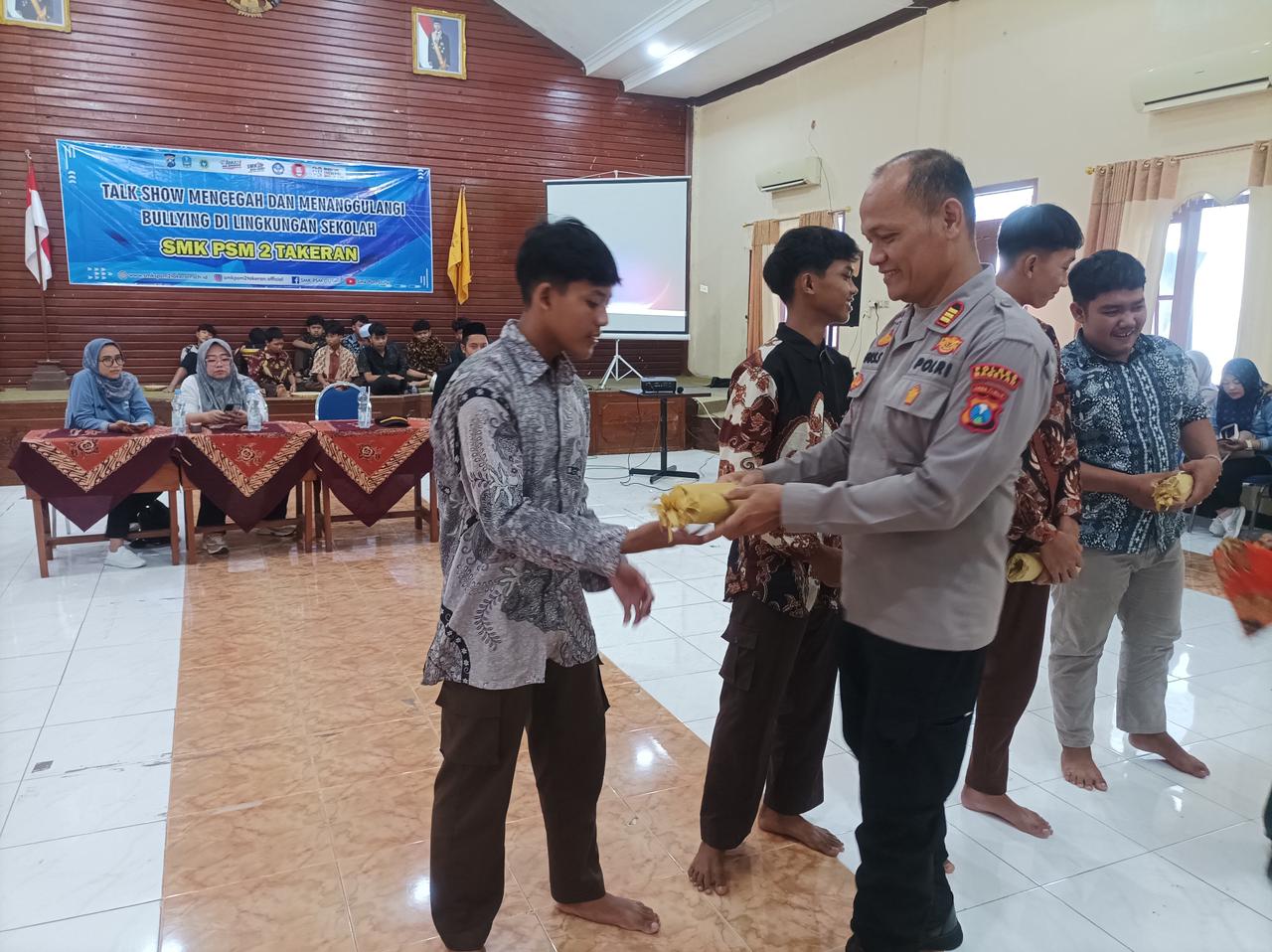 Polisi Blusukan ke Sekolah, Polres Magetan Gencarkan Sosialisasi Bahaya Judol dan Pinjol di Kalangan Remaja