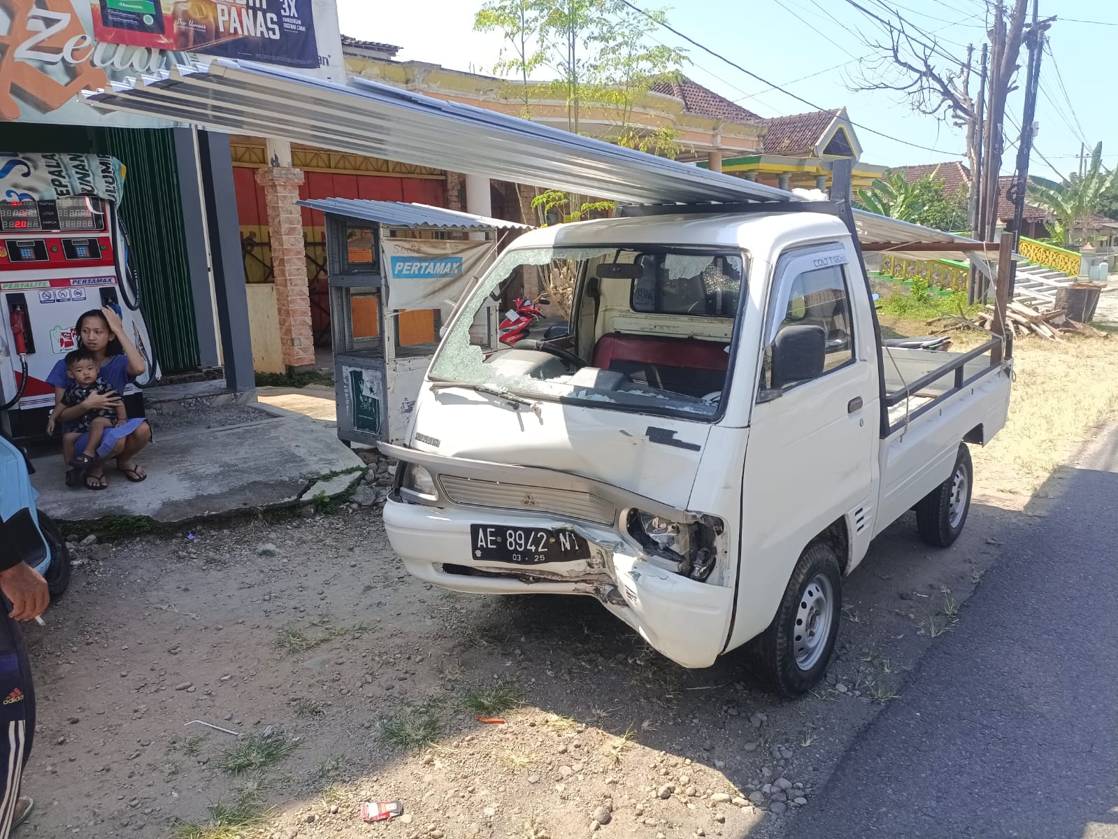 Kapolsek Parang Polres Magetan Polda Jawa Timur Pimpin Pelaksanaan Olah TKP Laka Lantas serta Evakuasi Korban Laka Lantas