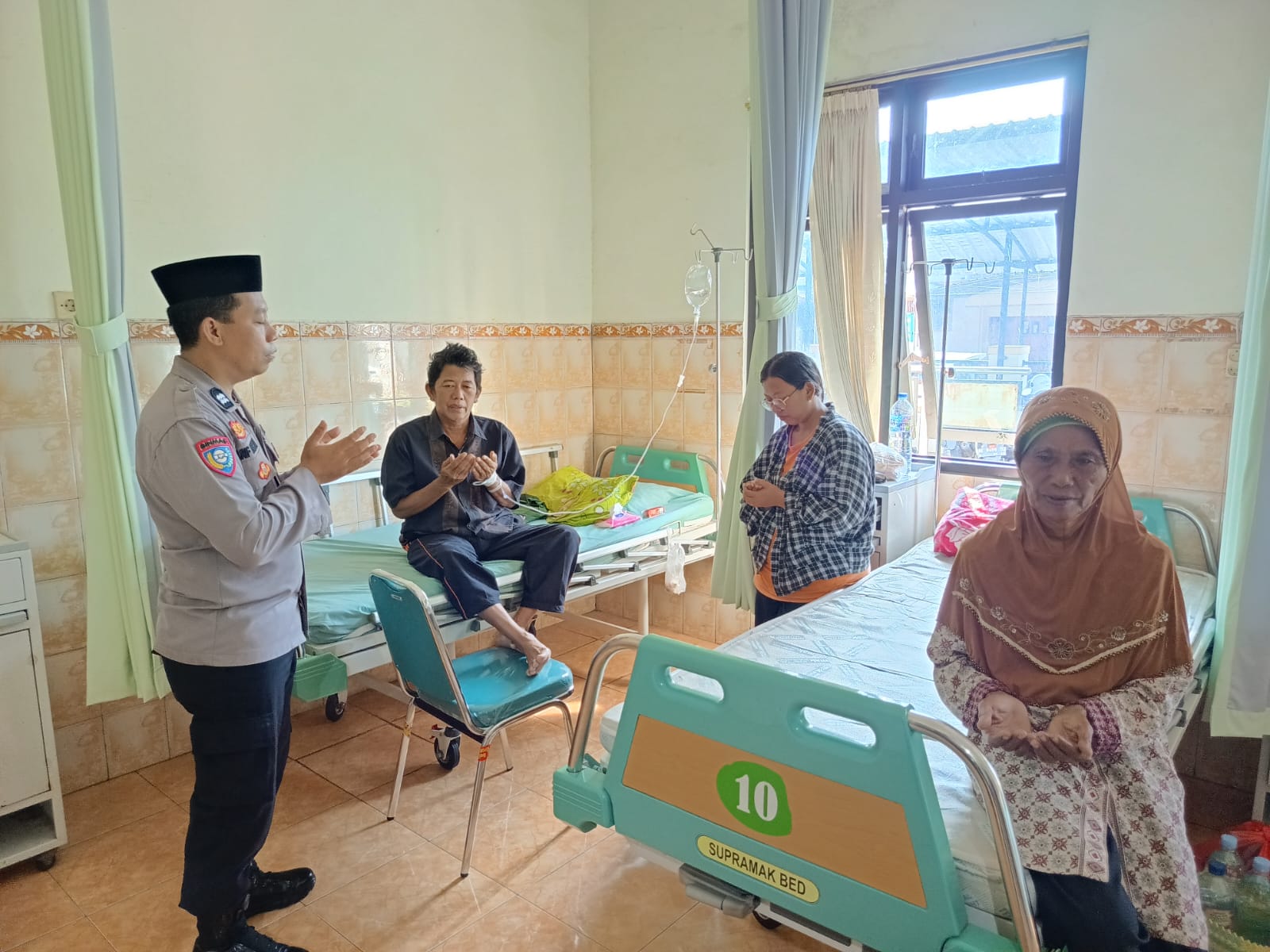 Polsek Nguntoronadi Hadirkan Bimbingan Rohani dan Pesan Kamtibmas di Puskesmas Goranggareng Taji