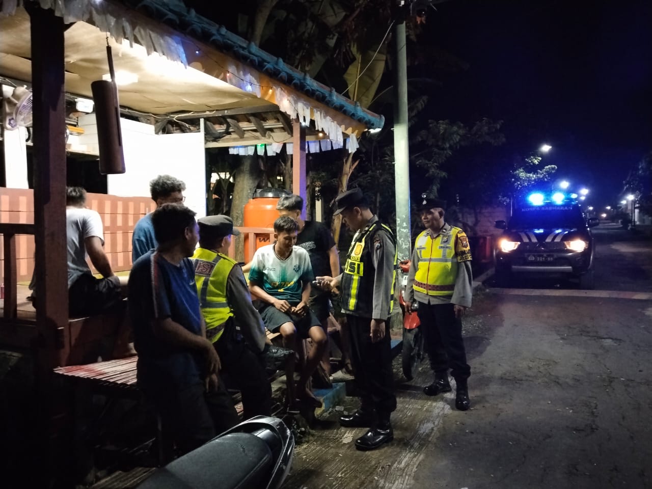 Patroli Berikan Himbauan Kamtibmas