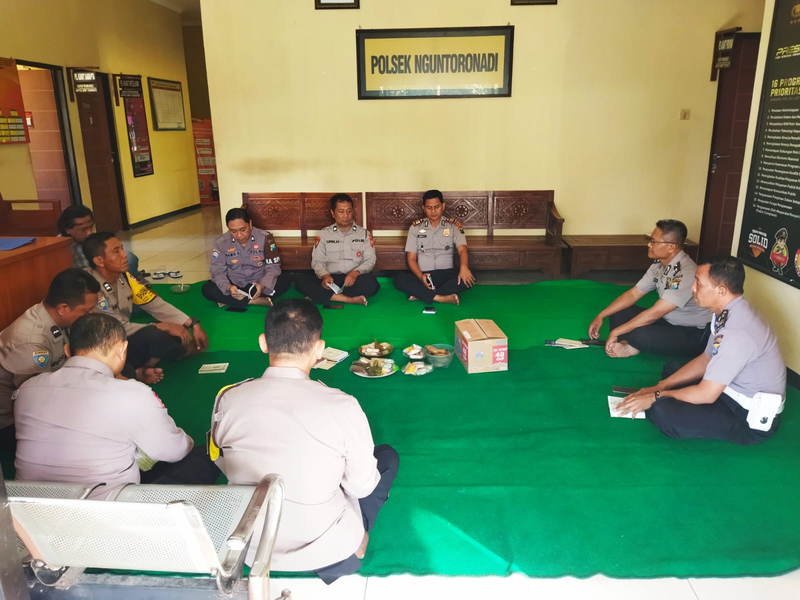 Tingkatkan Keimanan dan Integritas Personel, Polsek Nguntoronadi Gelar Binrohtal Rutin