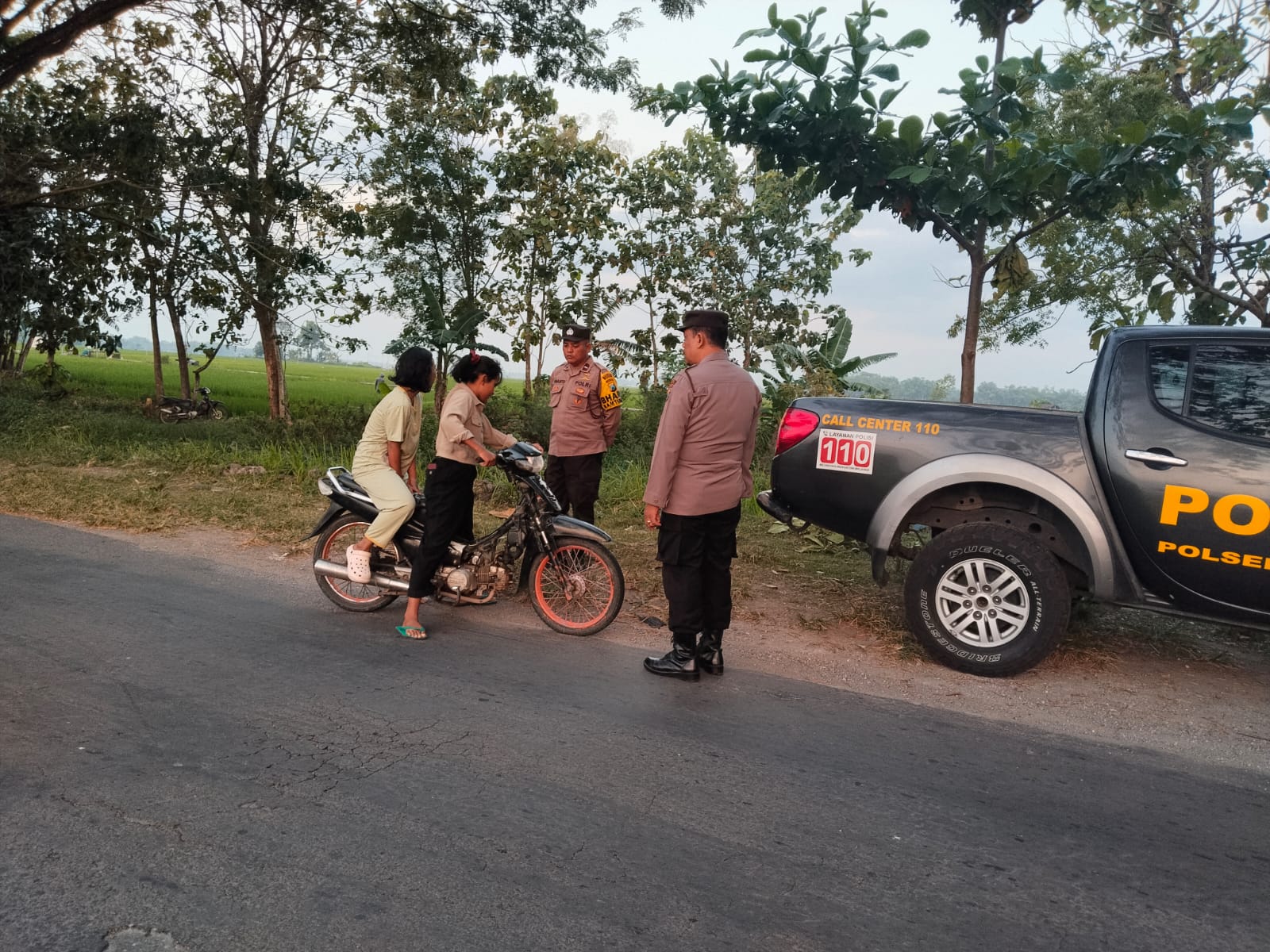 Berikan Himbauan dan Pembinaan Agar Tertib Berlalu Lintas