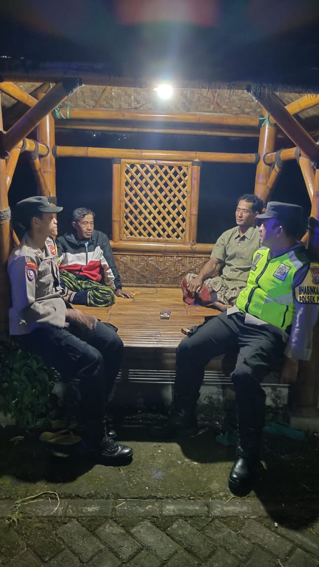 Antisipasi gangguan Kamtibmas, Polsek Plaosan Sambang Sambang Pos Kamling guna berikan himbauan Warga