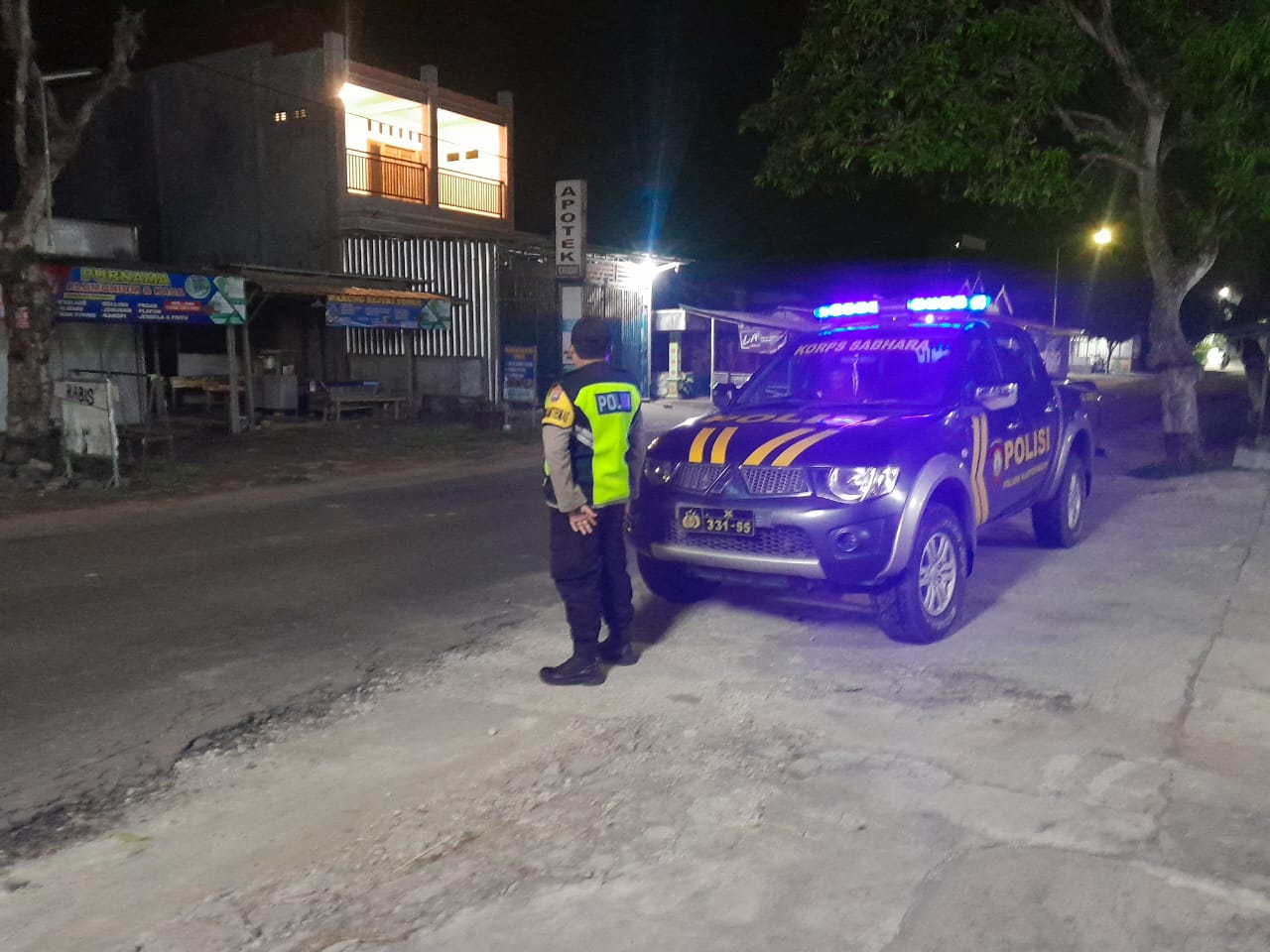Patroli Malam, Polsek Kartoharjo Pantau Jalan Raya Antisipasi Gangguan Kamtibmas