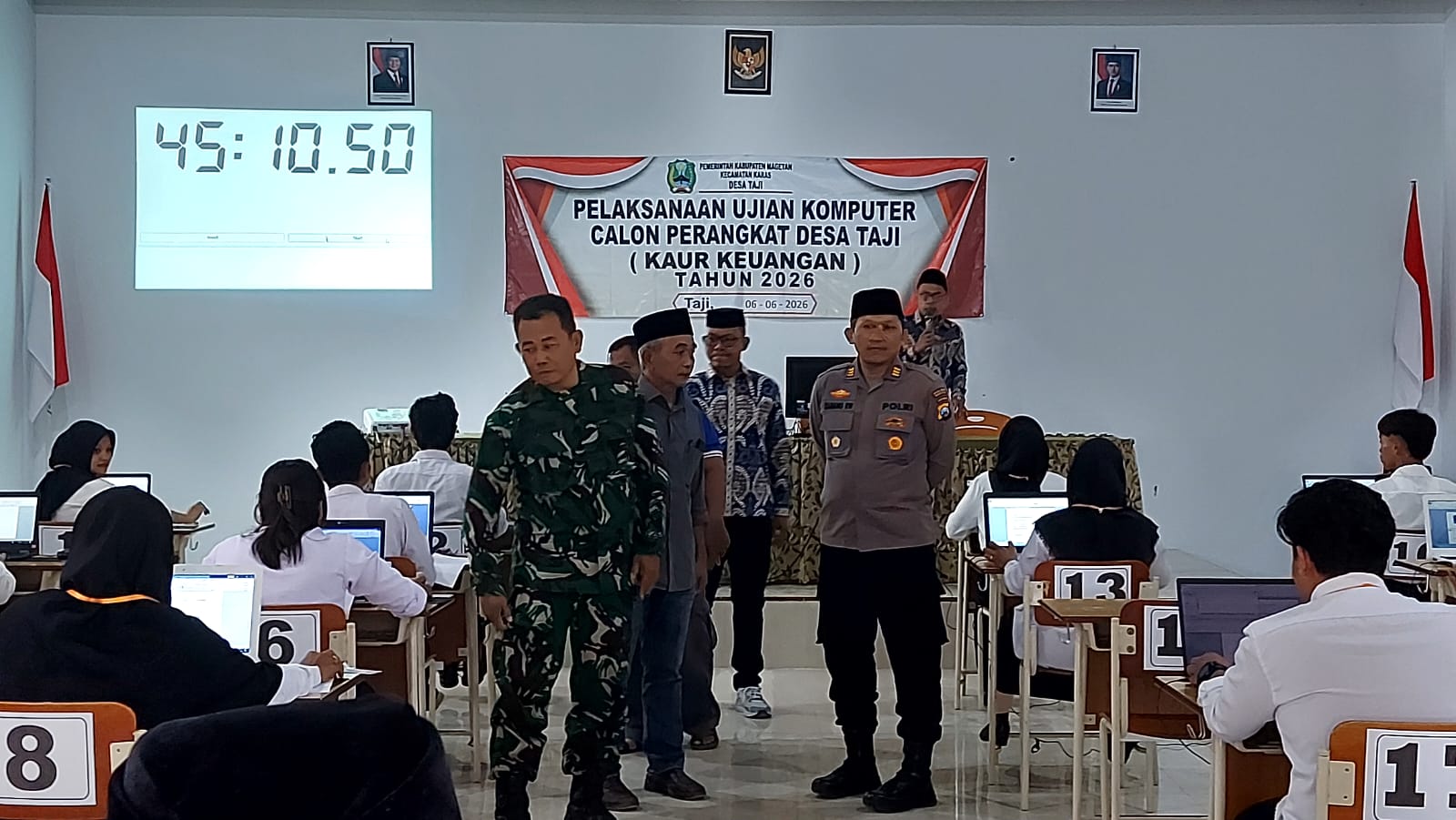 Kapolsek Karas polres Magetan bersama anggota melaksanakan giat pengamanan seleksi perangkat desa Taji Kec Karas kab Magetan situasi aman dan kondusif