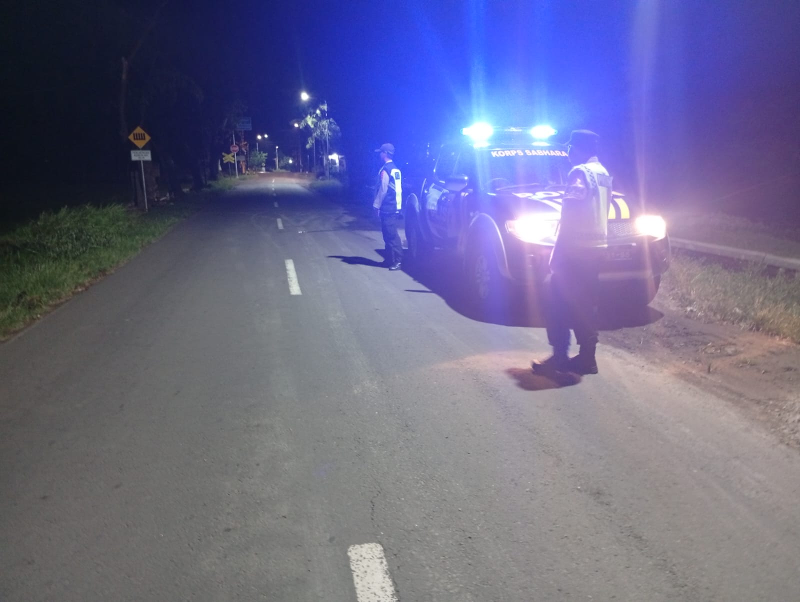 Patroli Polsek Kartoharjo di Jalan Raya Bayemtaman–Karangmojo Ciptakan Kamseltibcar Lantas dan Kamtibmas Kondusif