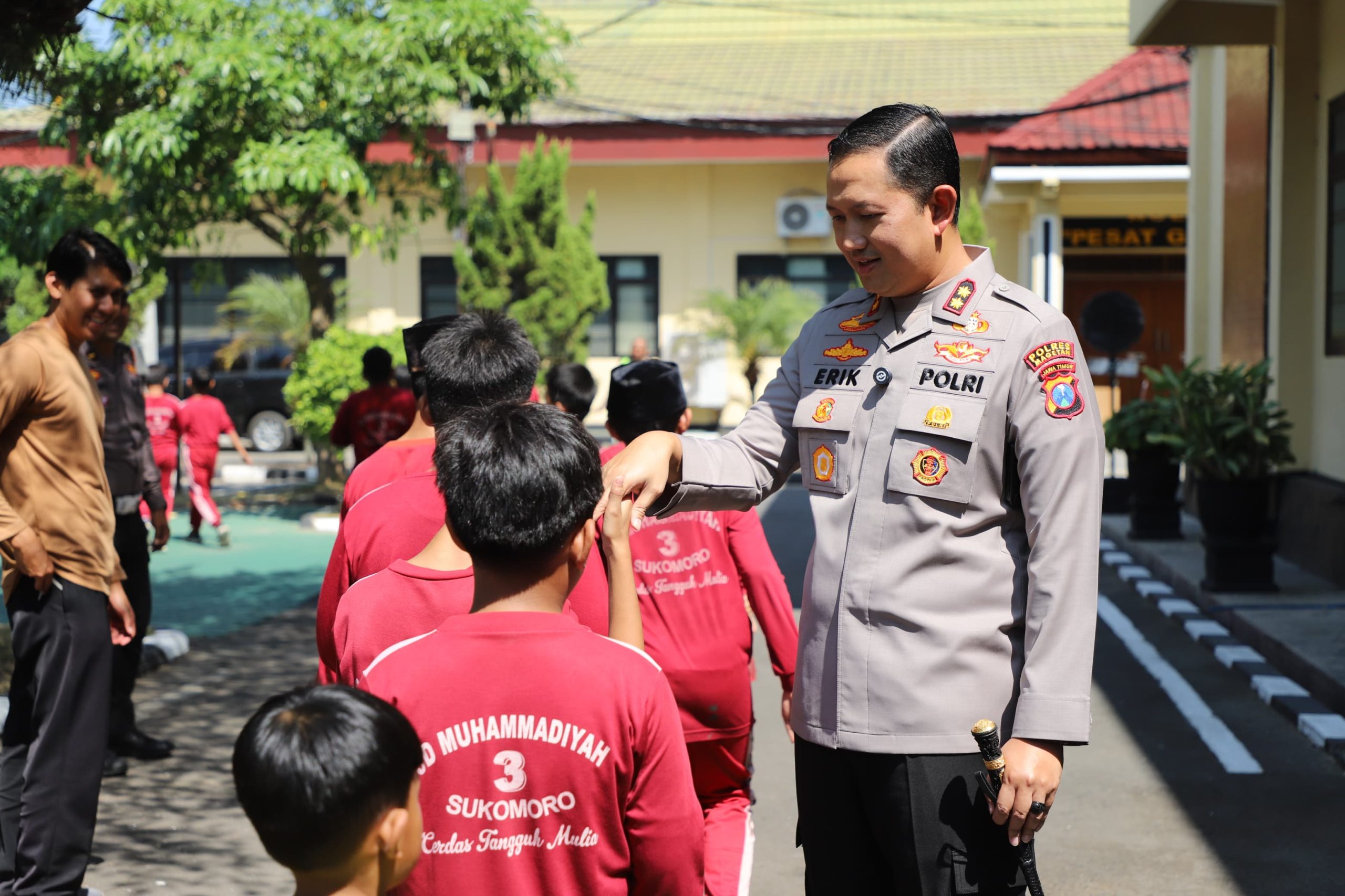 Polisi Sahabat Anak, Kapolres Magetan Sambut Hangat Kunjungan Edukasi SD Muhammadiyah Sukomoro