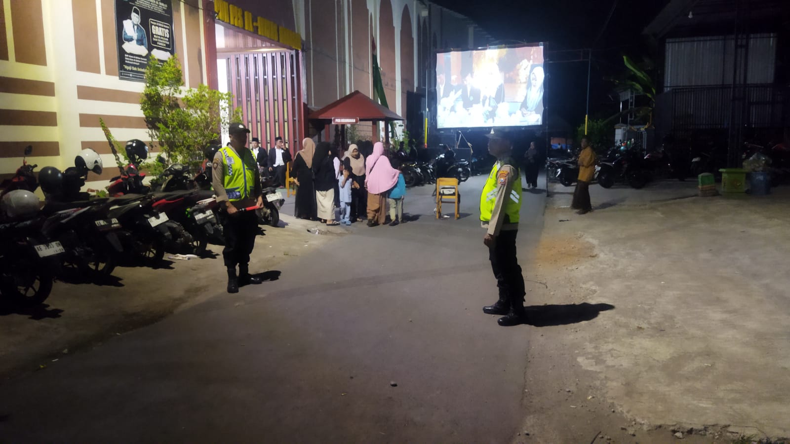 Polsek Kartoharjo Amankan Kegiatan Haflah Akhirussanah dan Khotmu Jami'id Durus PP Al Ikhlas Karasan