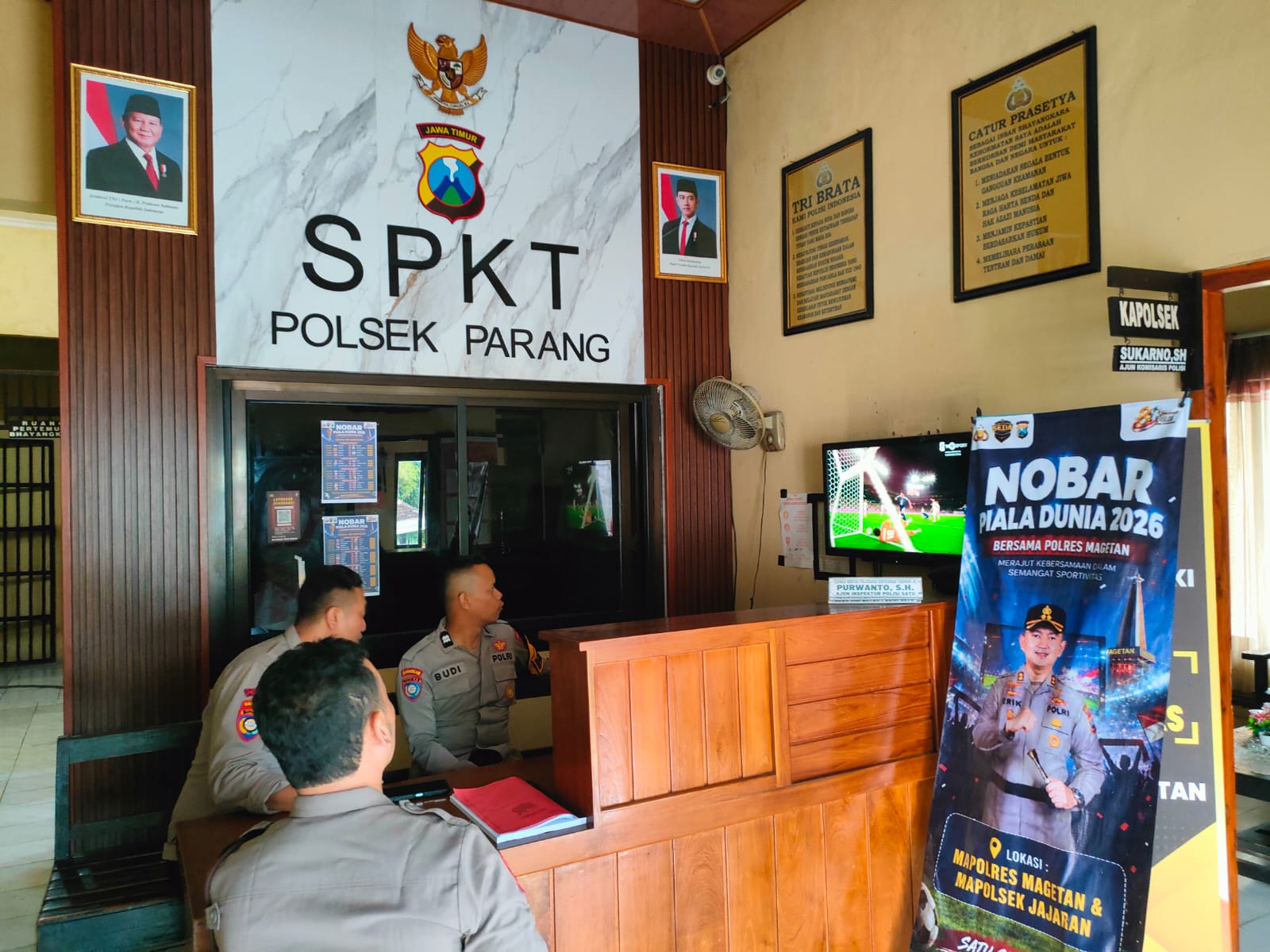 ANGGOTA POLSEK PARANG GELAR NOBAR PIALA DUNIA 2026, PERKUAT KEBERSAMAAN DAN JAGA KAMTIBMAS