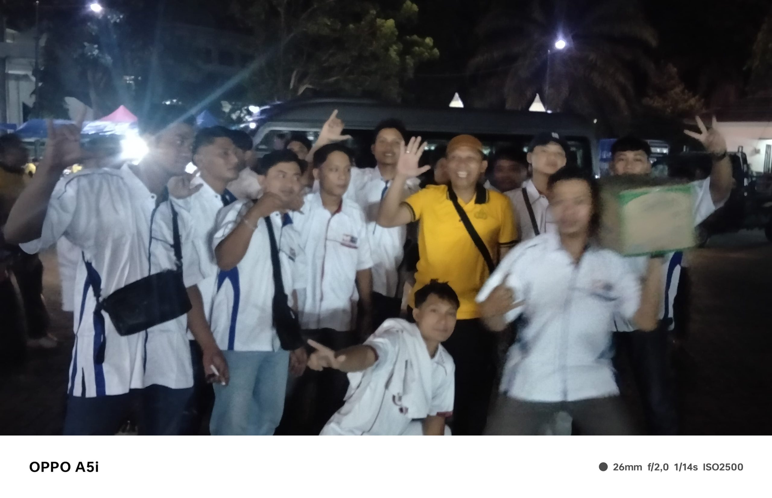 Kapolsek Karas polres Magetan bersama anggota sporter voly ball Dalam rangka HUT Bhayangkara ke 80 th 2026 di GOR Magetan