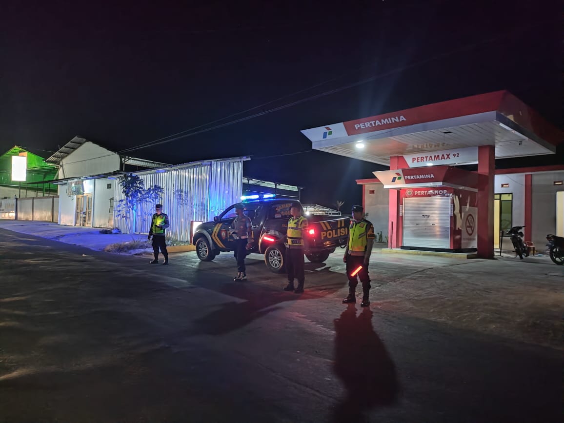 KAPOLSEK PARANG POLRES MAGETAN POLDA JAWA TIMUR PIMPIN PENYEKATAN DI PERBATASAN MAGETAN–PONOROGO, ANTISIPASI PERGESERAN MASSA PENGESAHAN WARGA BARU PSHT