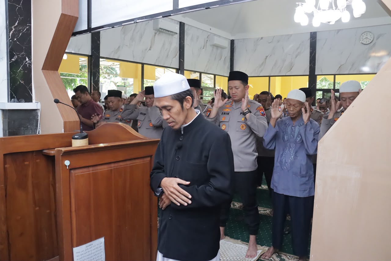 Gugur dalam Tugas, Polres Magetan gelar Sholat Ghoib Untuk Tiga Personel Polres Katingan yang Gugur Dalam Tugas pemberantasan Narkoba