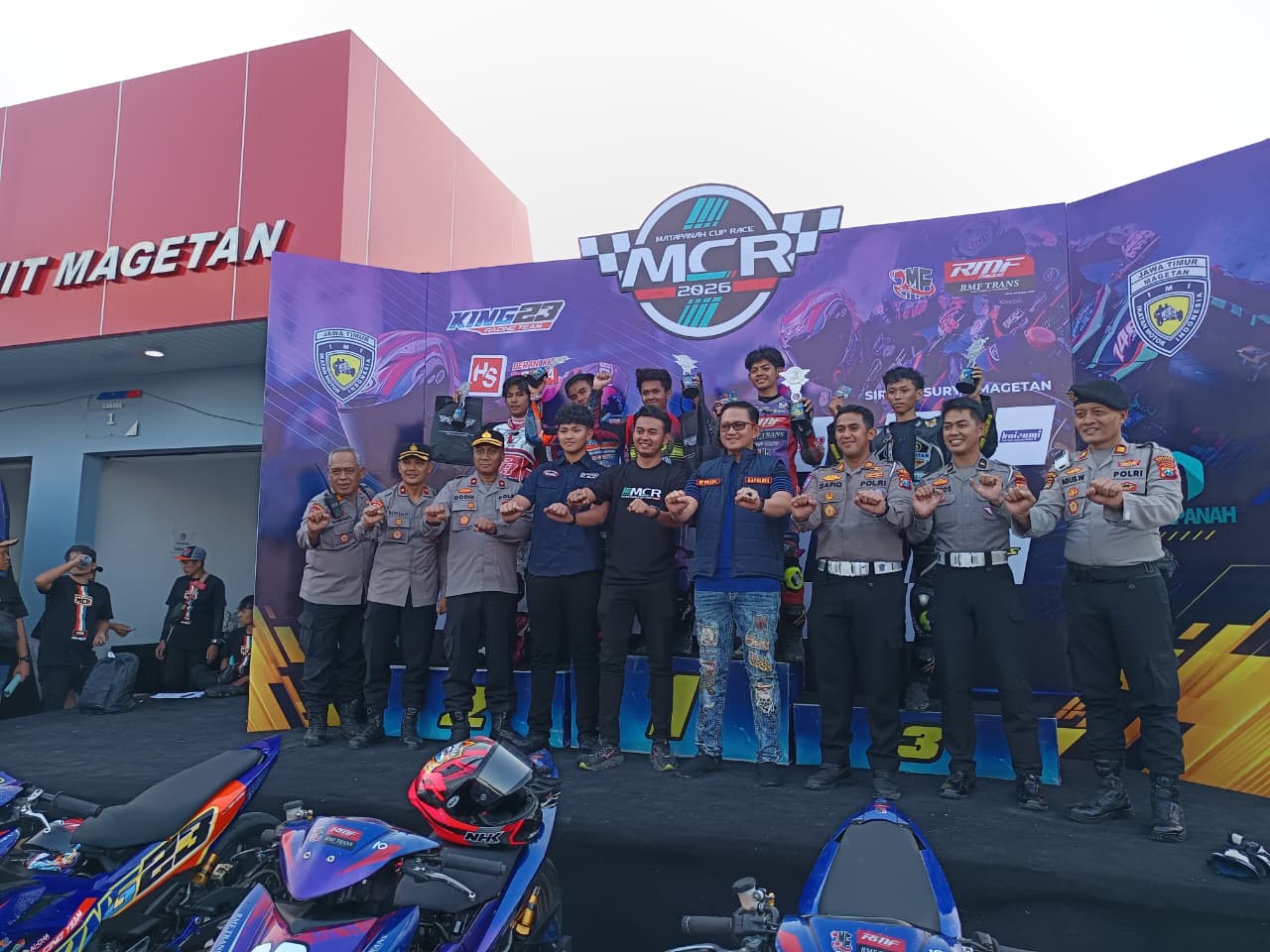 PELAYANAN MASYARAKAT  Hari Kedua Kejuaraan Road Race Mata Panah 2026 Berlangsung Aman, Kapolres Magetan Hadir Tinjau Pengamanan