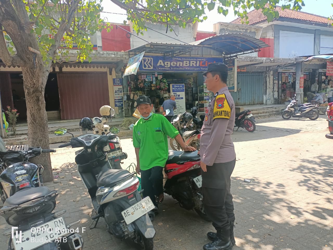 BHABINKAMTIBMAS DESA MATEGAL KECAMATAN PARANG  SOSIALISASIKAN LAYANAN CALL CENTER POLRI 110, WUJUD NYATA POLRI HADIR UNTUK MASYARAKAT