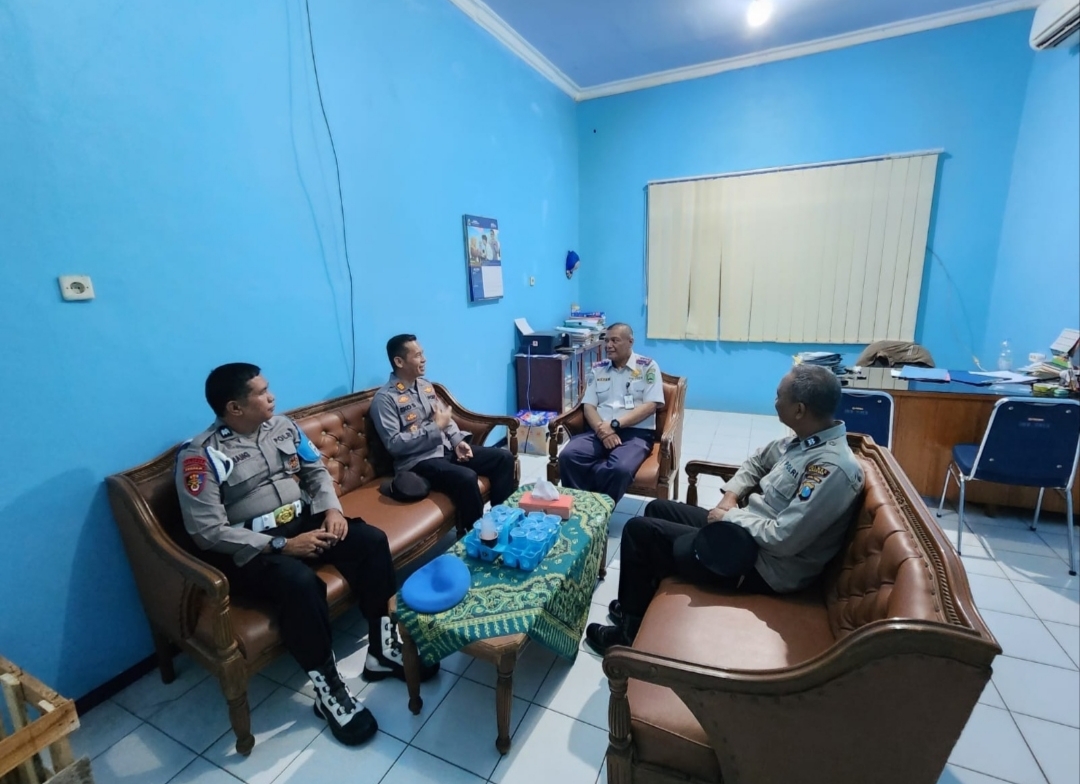 Kapolsek Sukomoro Jalin Silaturahmi dengan Kepala Dinas Perhubungan Kabupaten Magetan